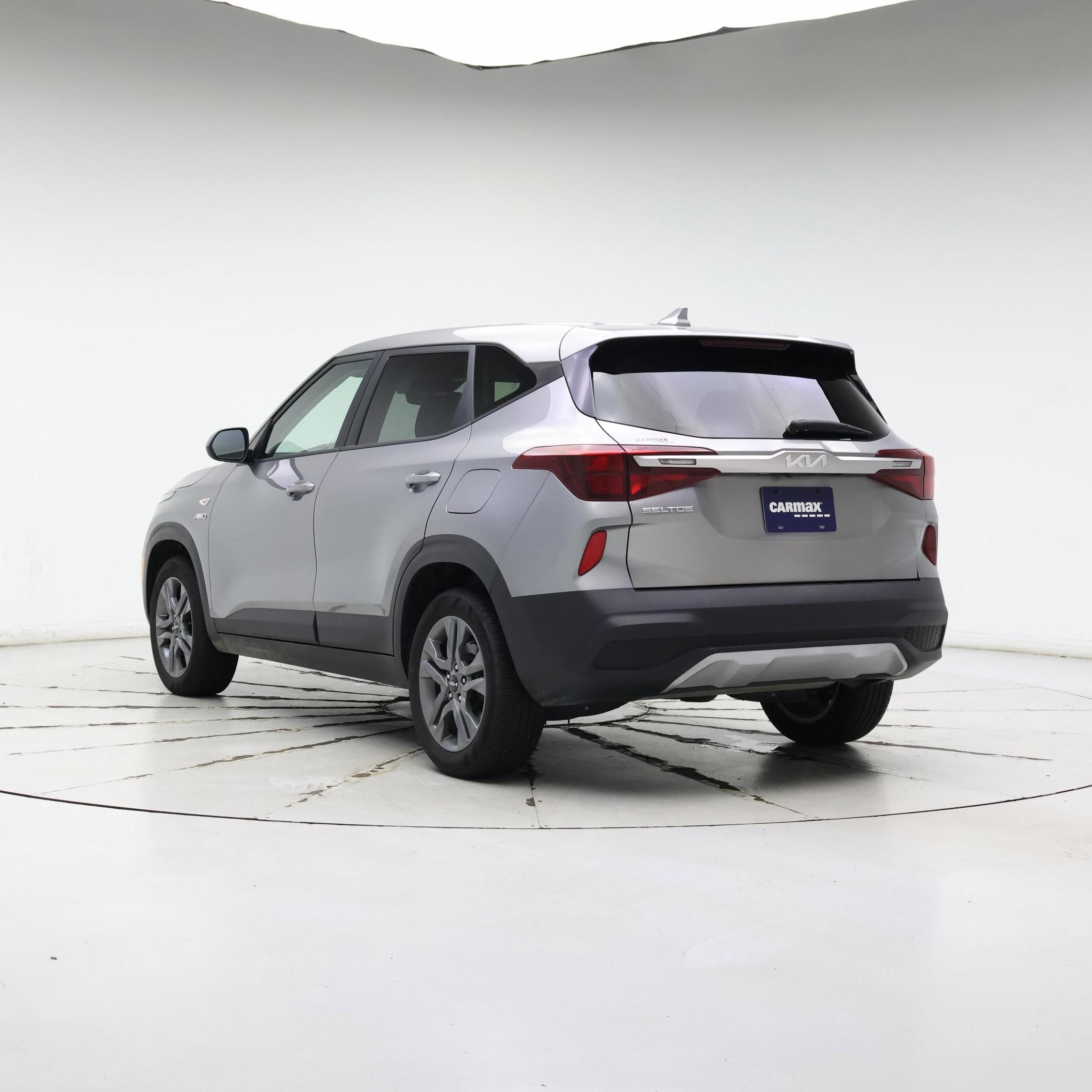 Thumbnail: 2023 Kia Seltos - 2