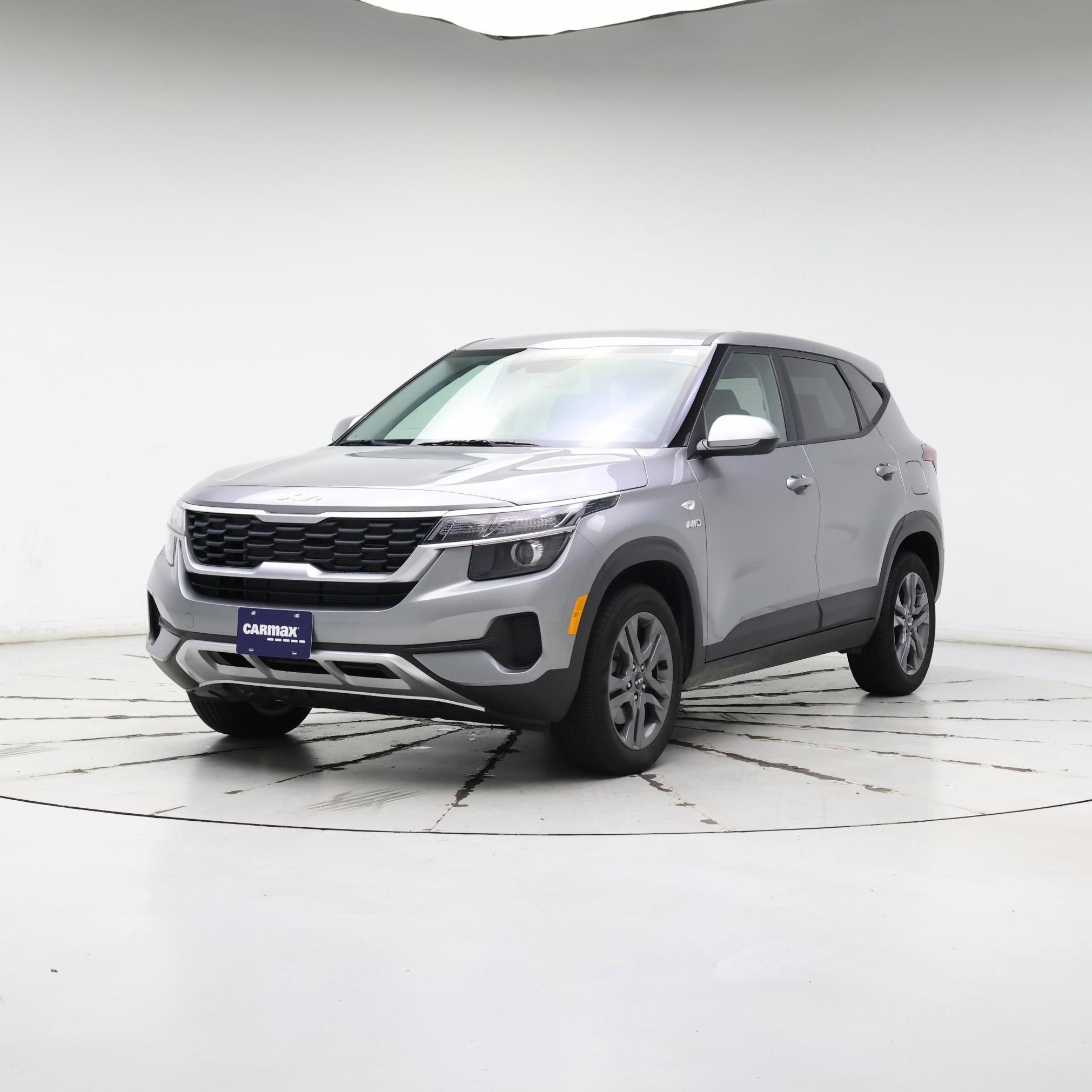 Thumbnail: 2023 Kia Seltos - 4