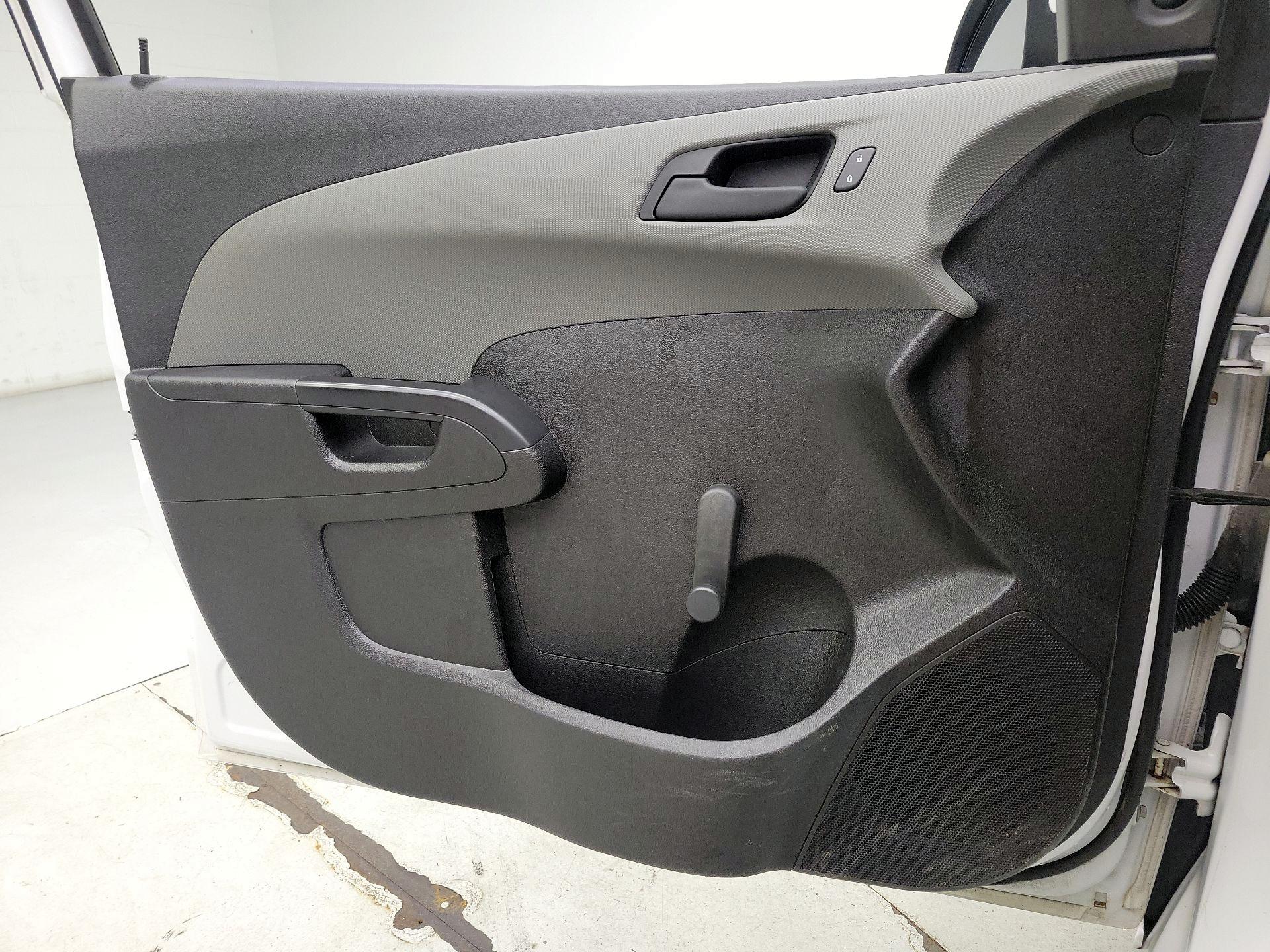 Thumbnail: 2016 Chevrolet Sonic - 12