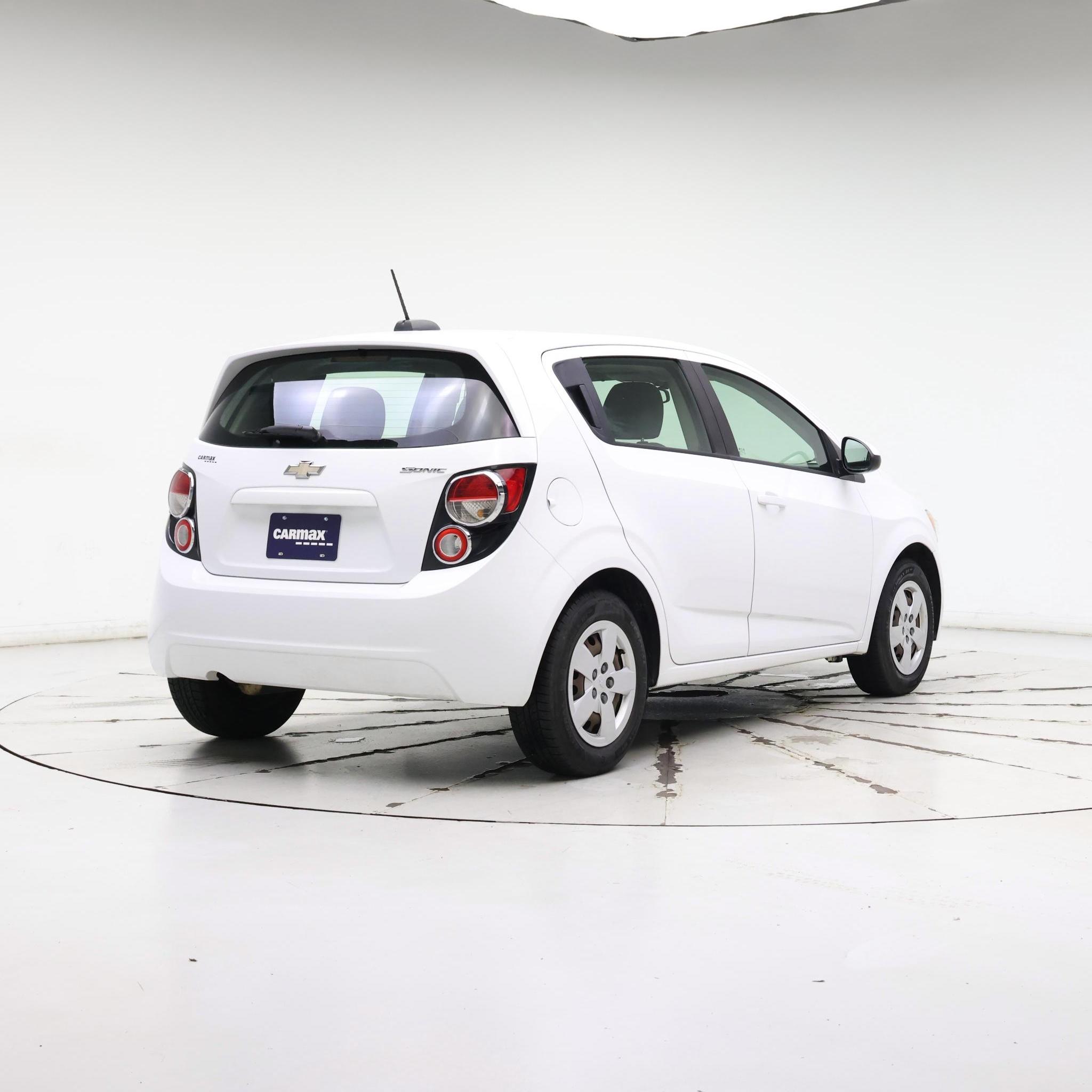 Thumbnail: 2016 Chevrolet Sonic - 8