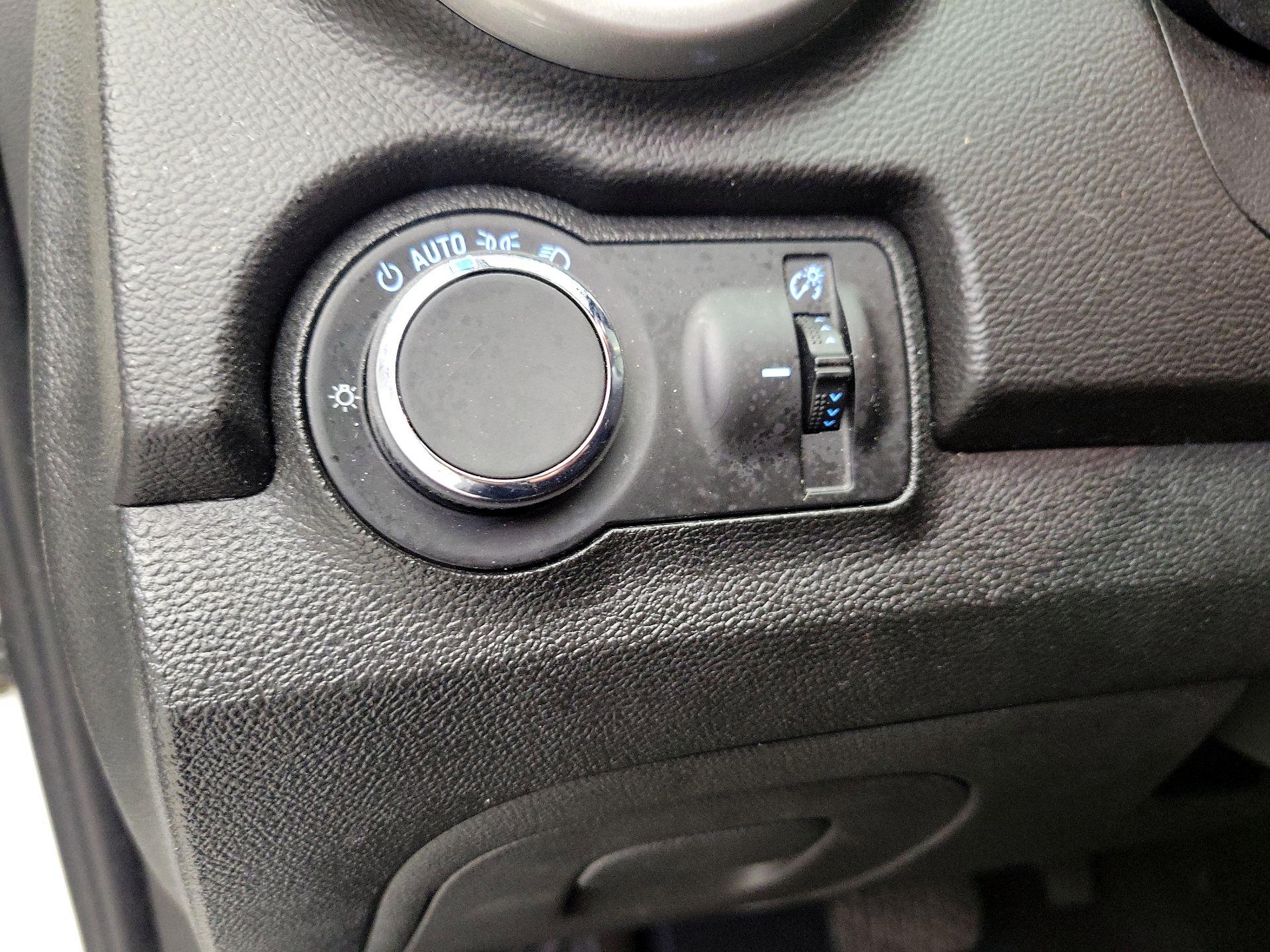 Thumbnail: 2016 Chevrolet Trax - 13