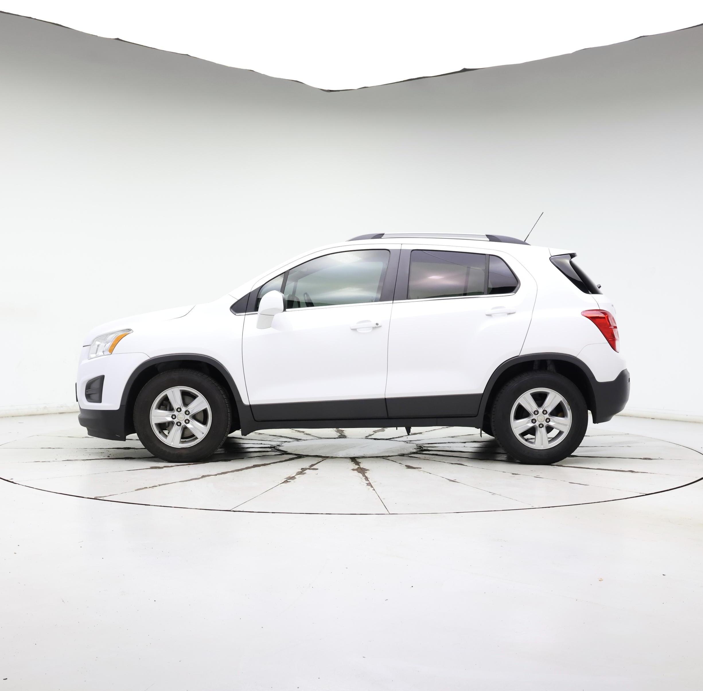 Thumbnail: 2016 Chevrolet Trax - 3