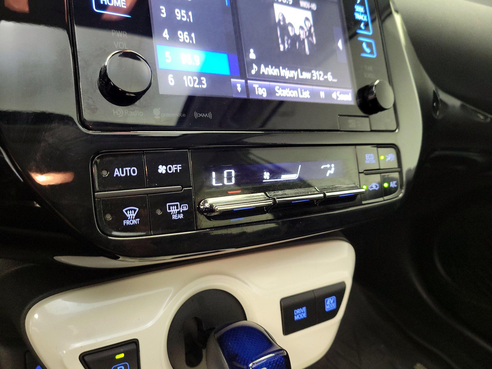Thumbnail: 2016 Toyota Prius - 15