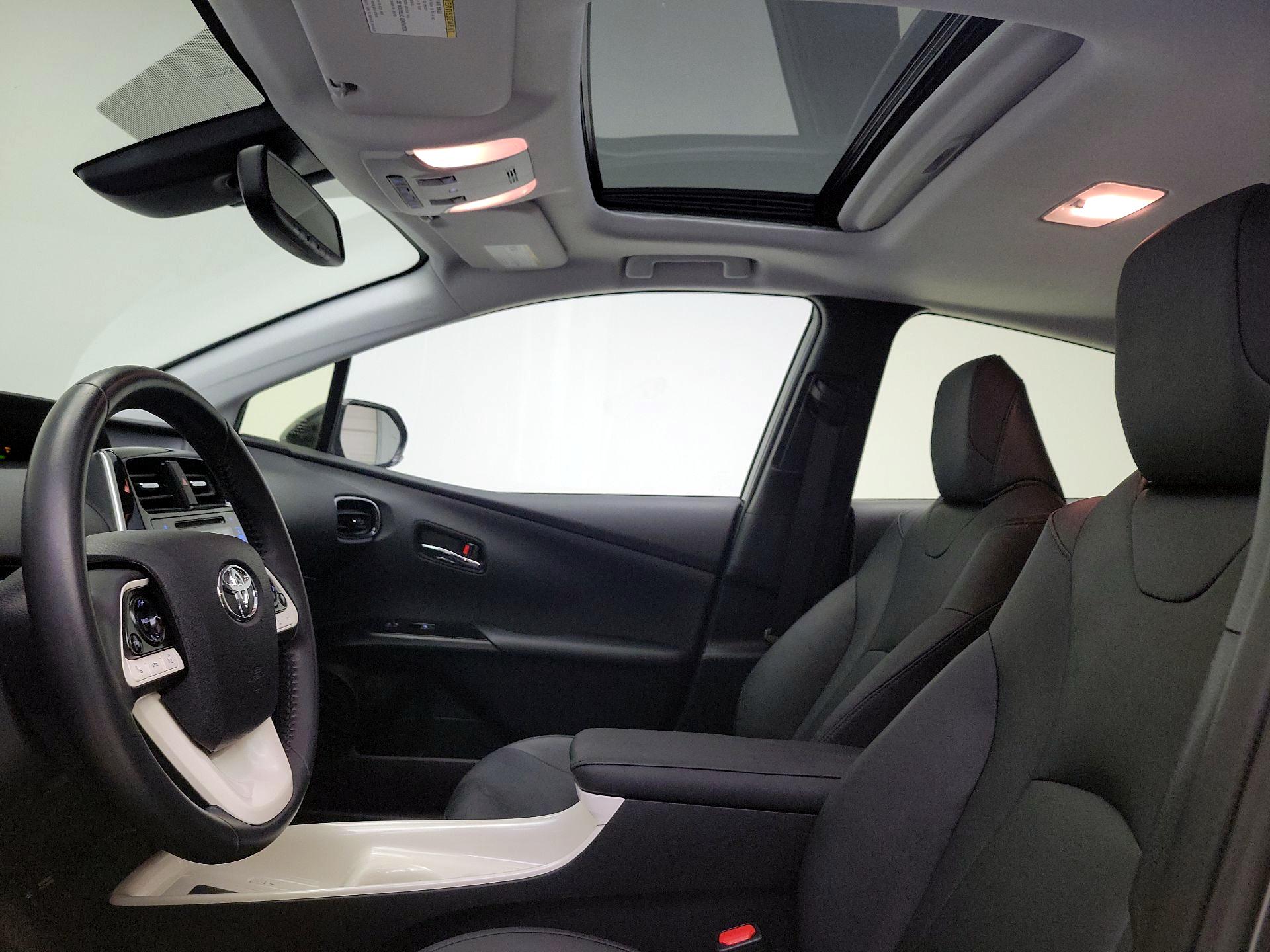 Thumbnail: 2016 Toyota Prius - 17