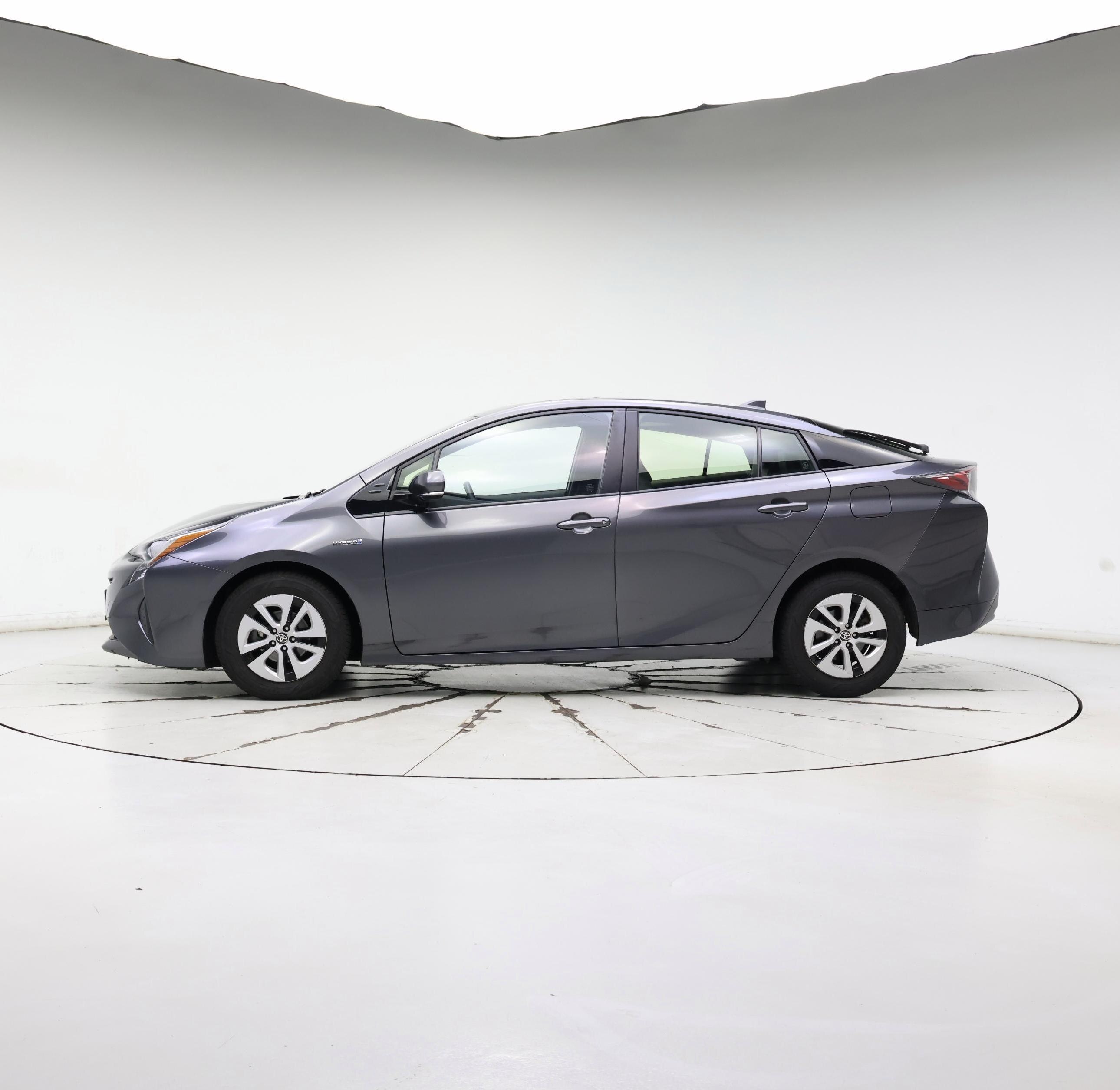 Thumbnail: 2016 Toyota Prius - 3