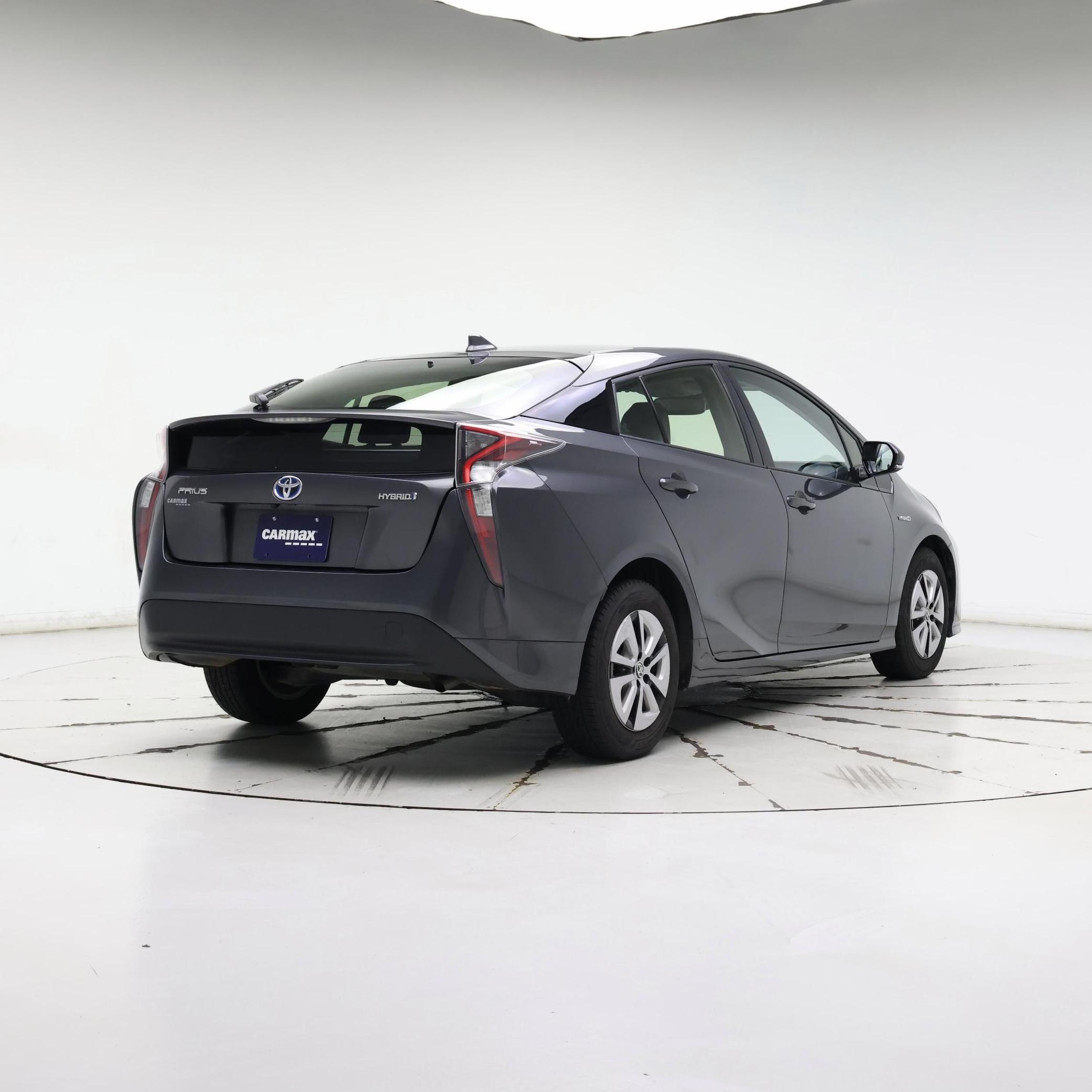 Thumbnail: 2016 Toyota Prius - 8