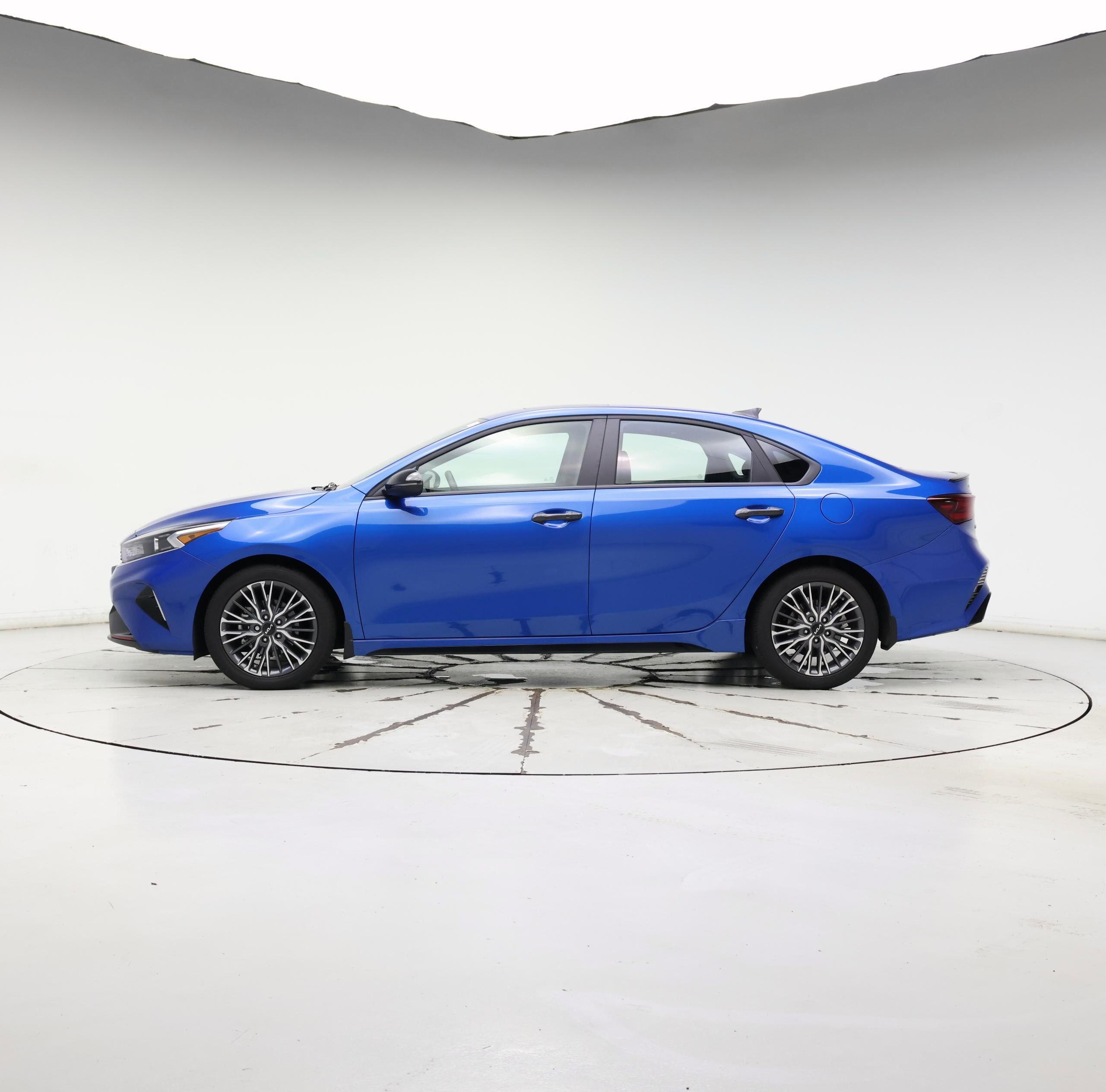 Thumbnail: 2023 Kia Forte - 3