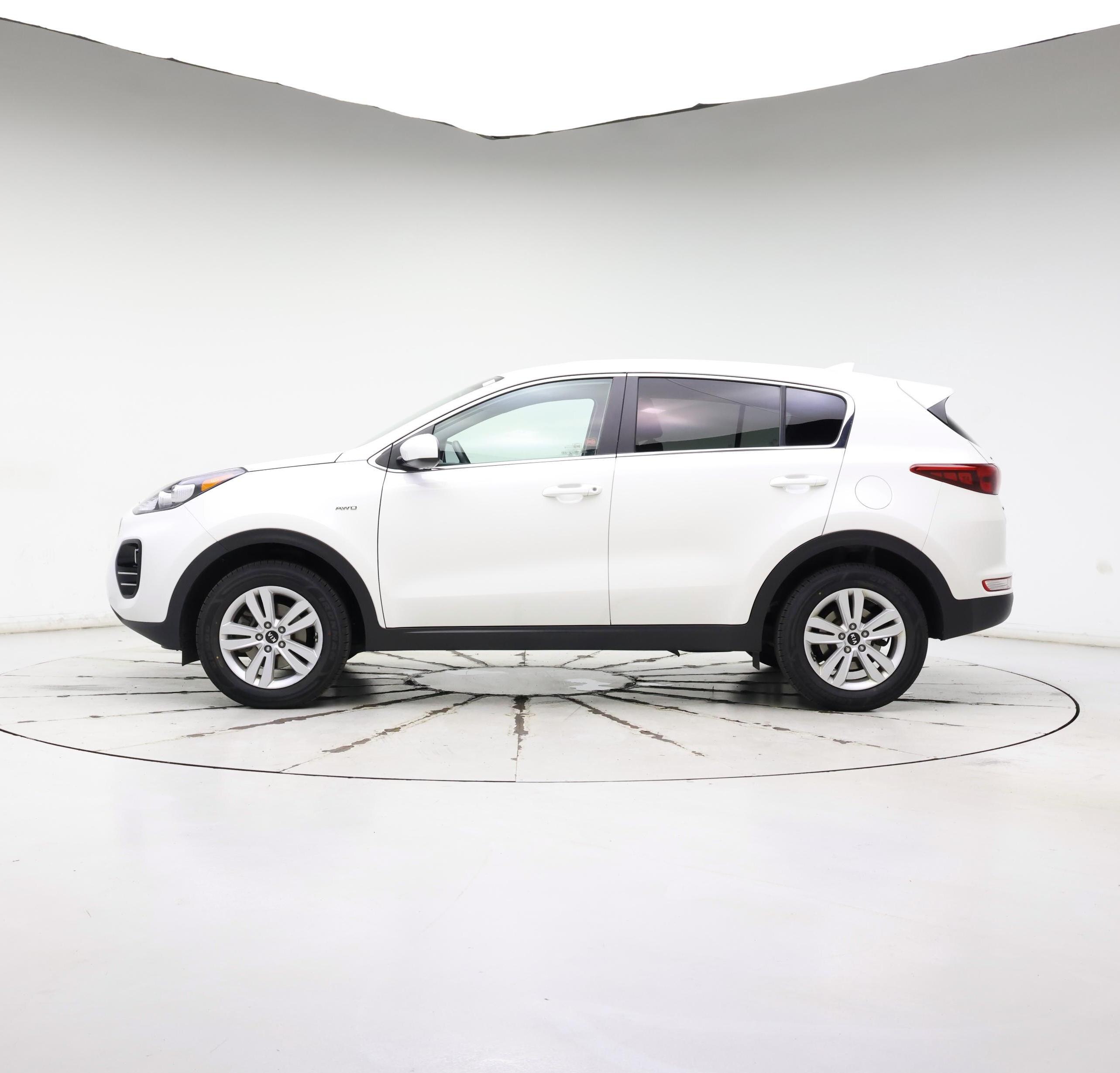 Thumbnail: 2019 Kia Sportage - 3