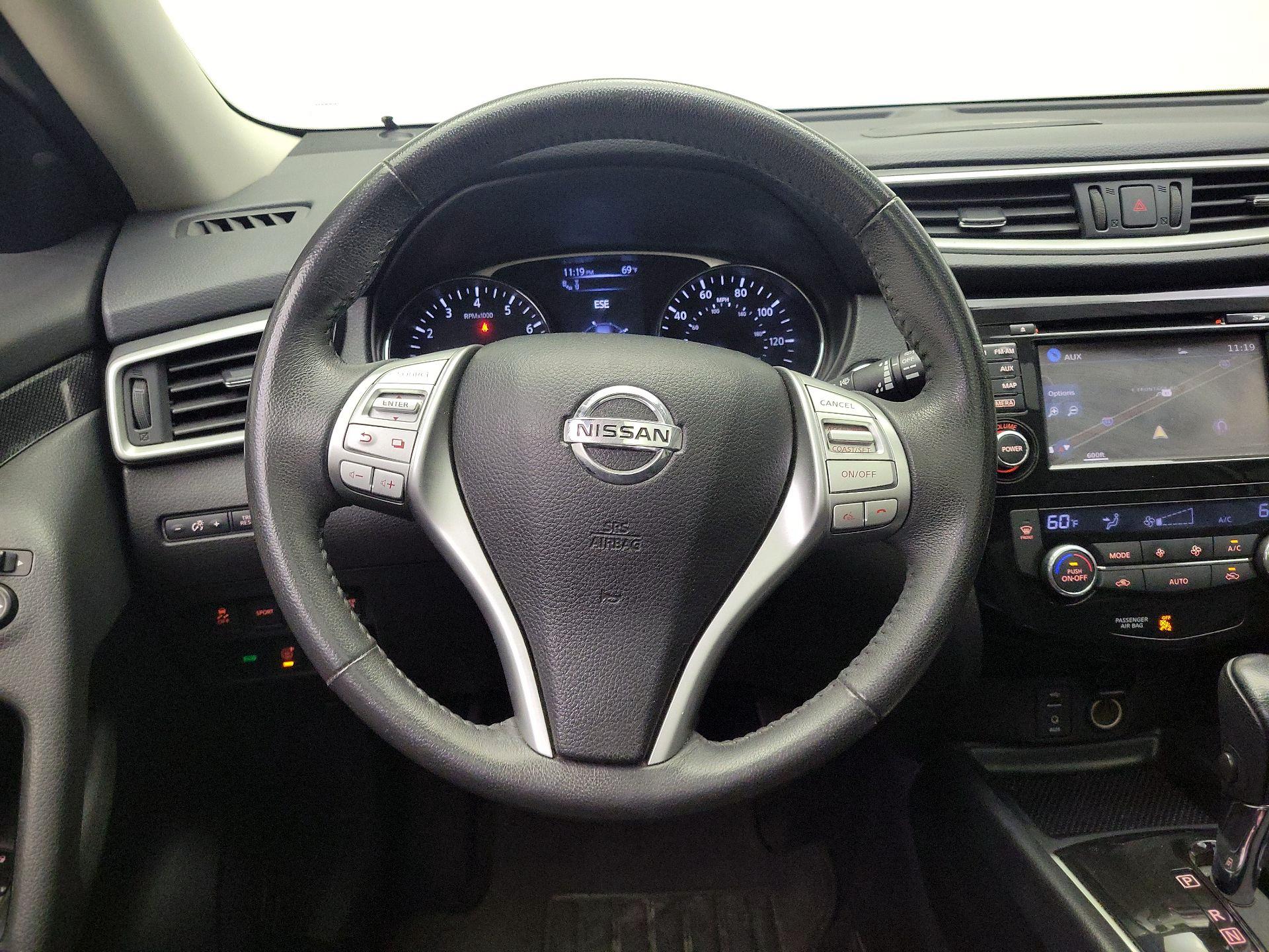 Thumbnail: 2016 Nissan Rogue - 10