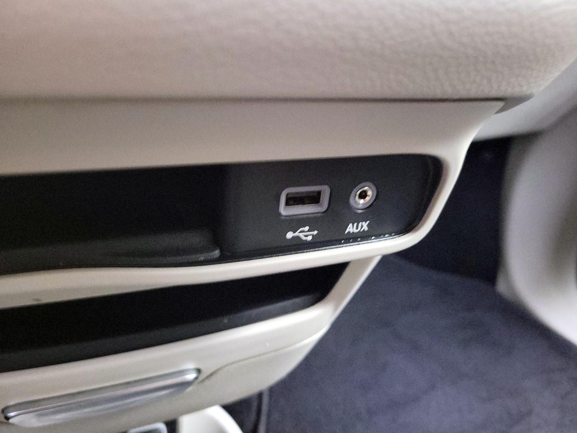 Thumbnail: 2020 Chrysler Pacifica - 18
