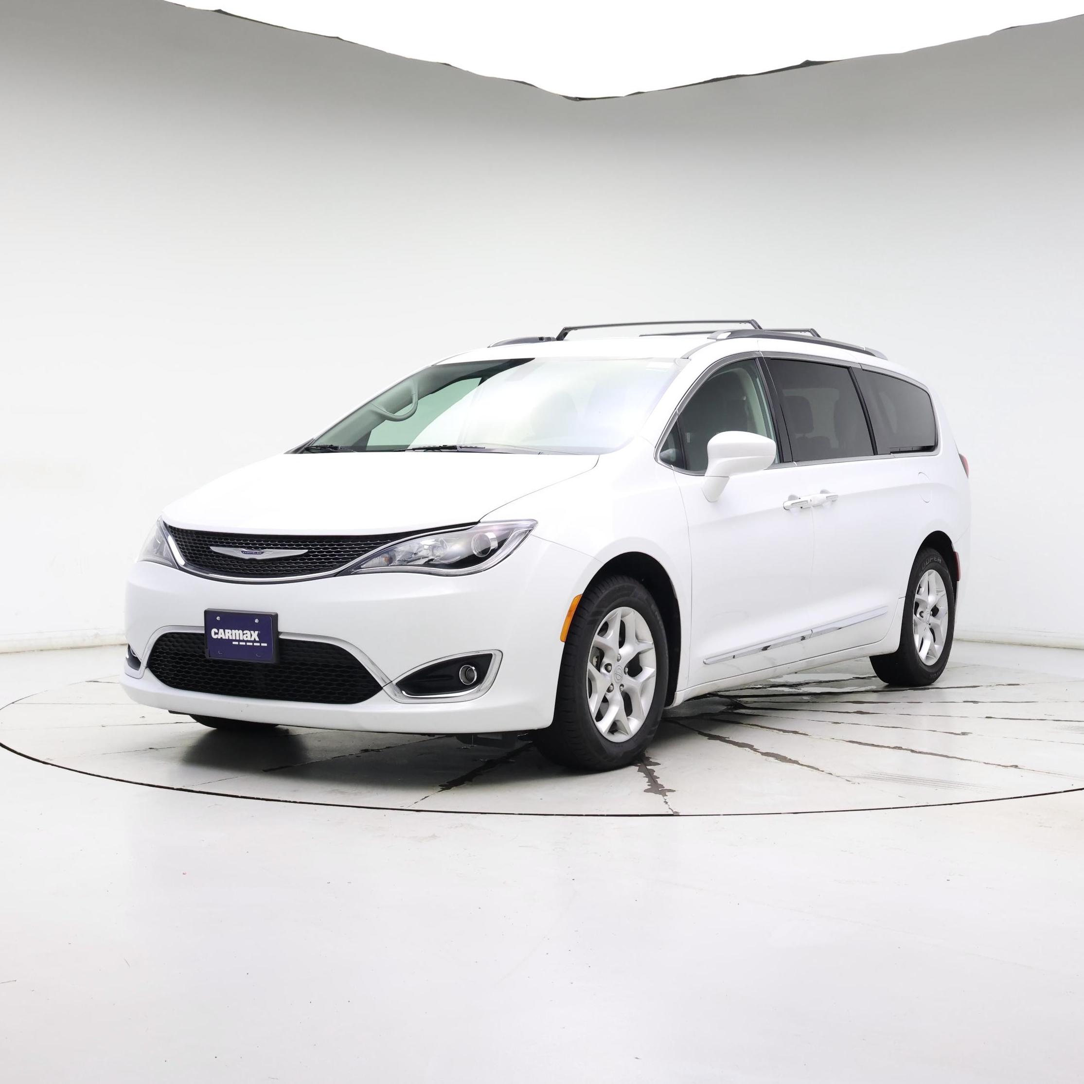 Thumbnail: 2020 Chrysler Pacifica - 4