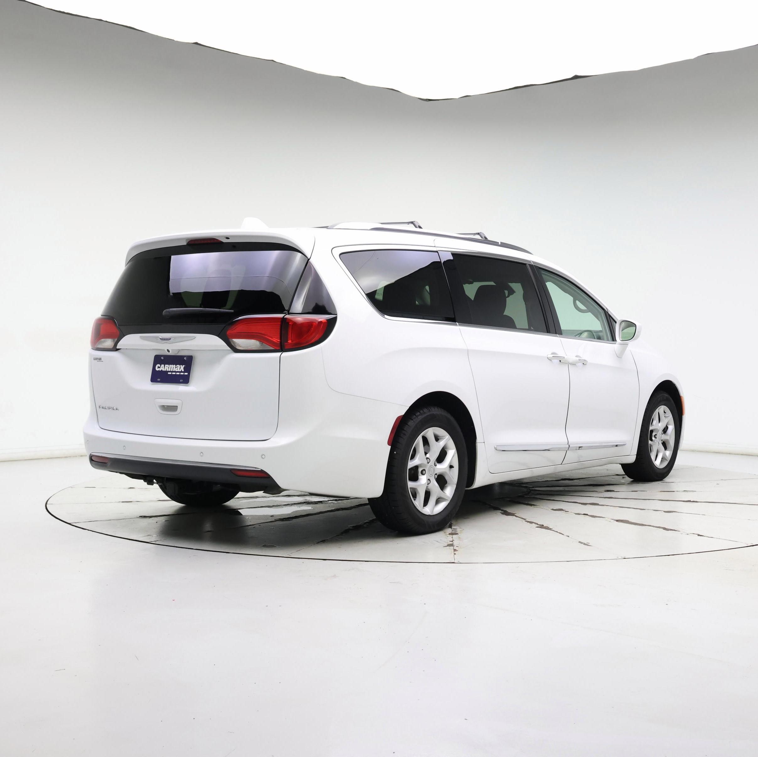 Thumbnail: 2020 Chrysler Pacifica - 8