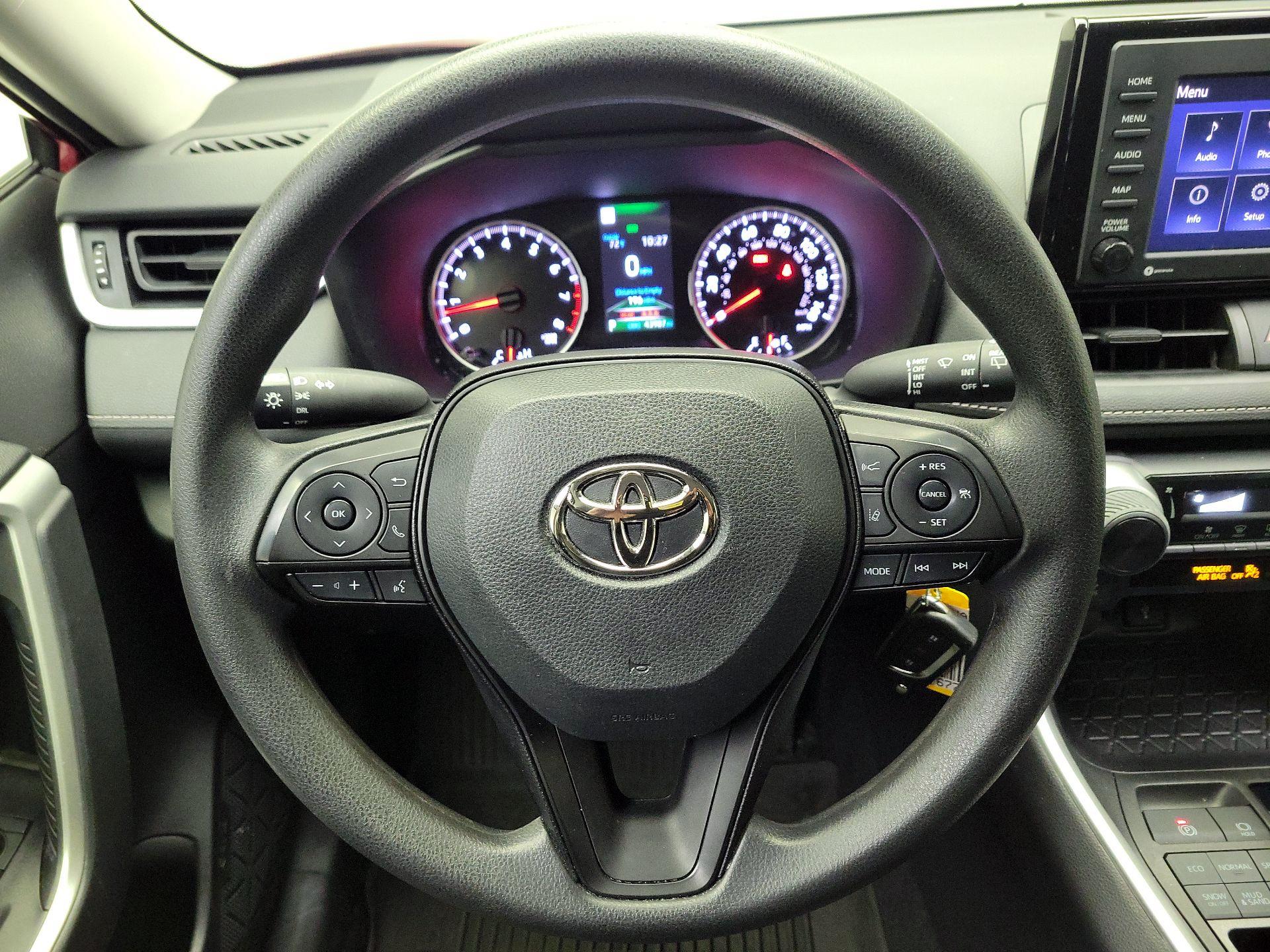 Thumbnail: 2022 Toyota RAV4 - 10