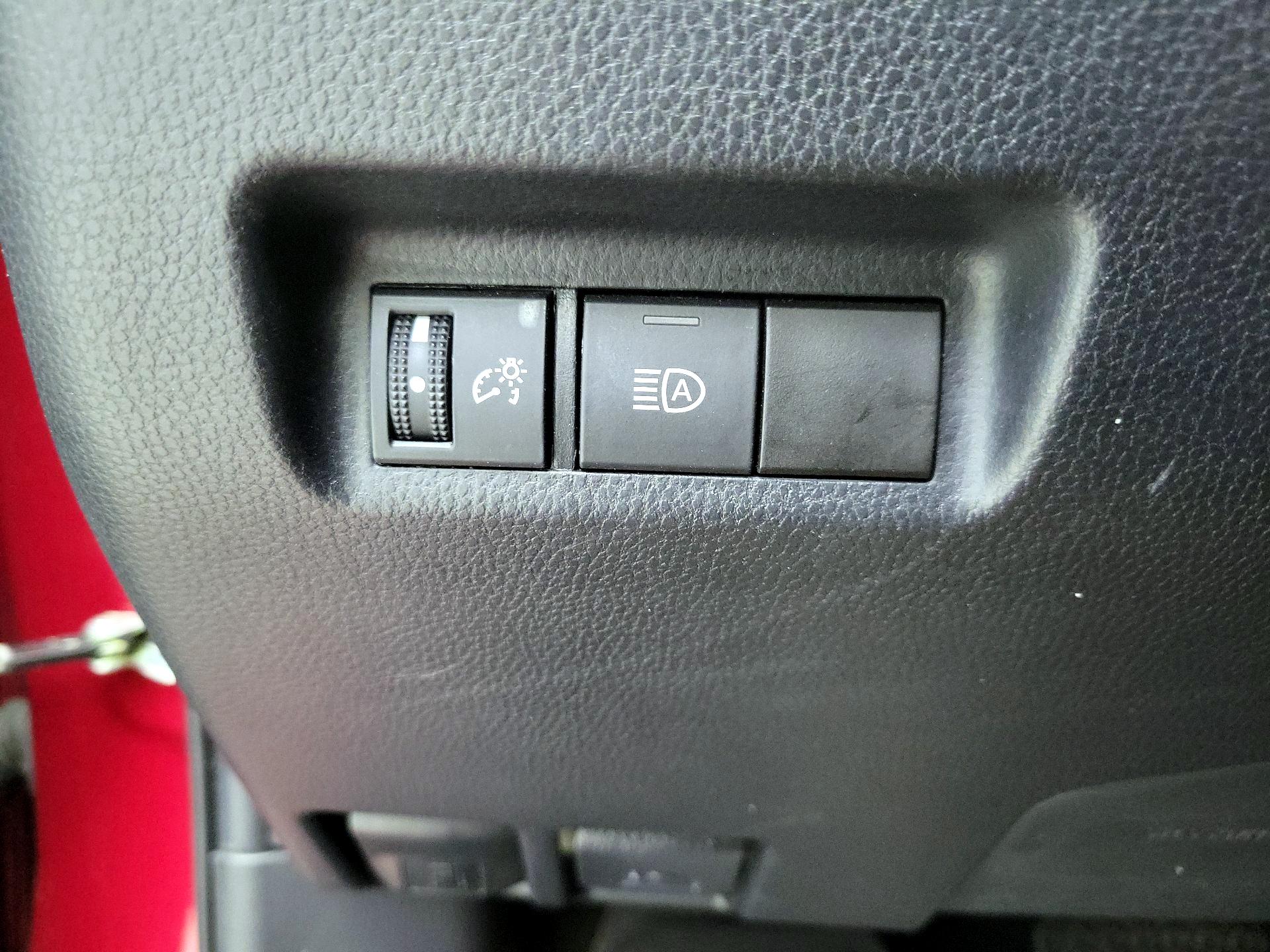 Thumbnail: 2022 Toyota RAV4 - 13