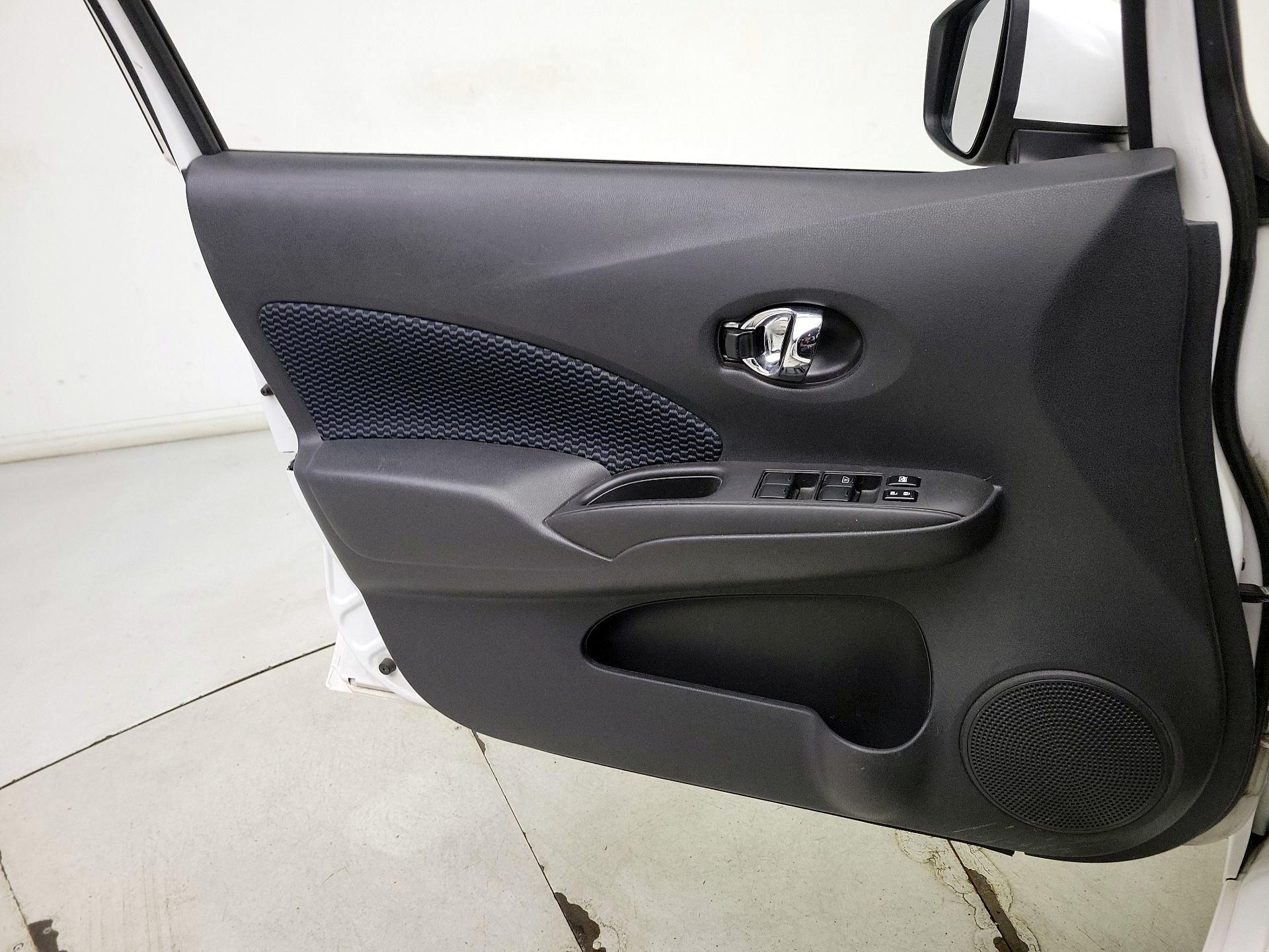 Thumbnail: 2015 Nissan Versa Note - 12