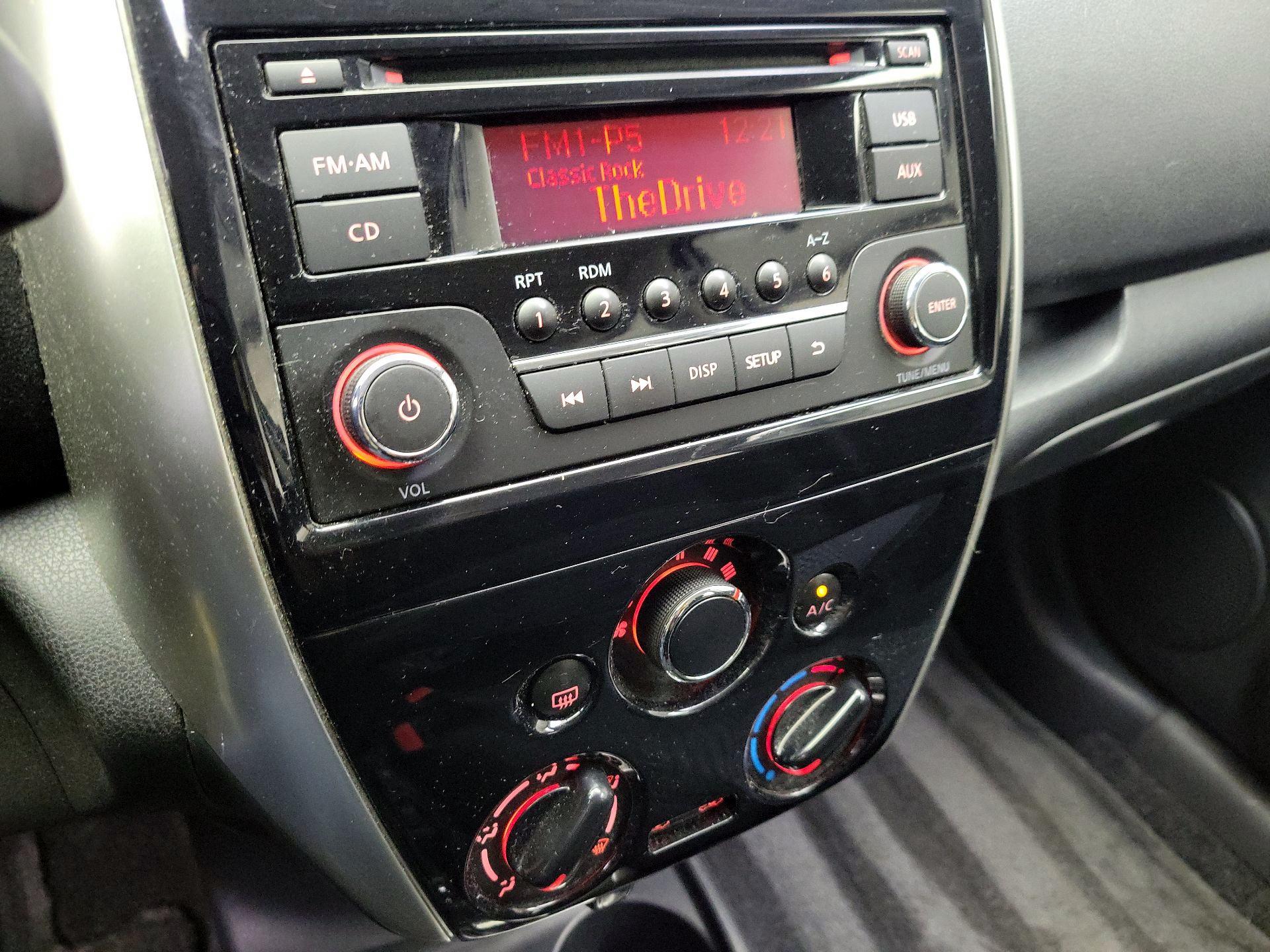 Thumbnail: 2015 Nissan Versa Note - 14