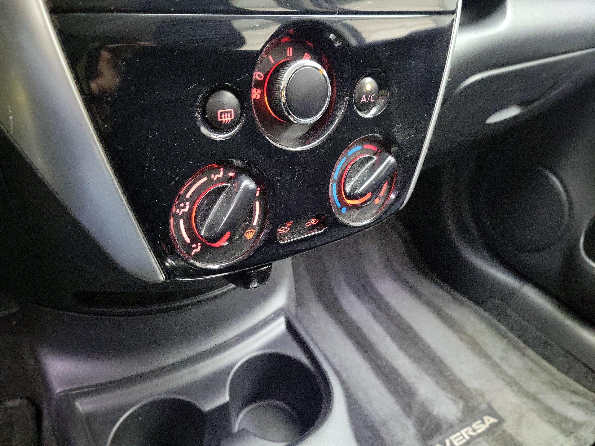Thumbnail: 2015 Nissan Versa Note - 15