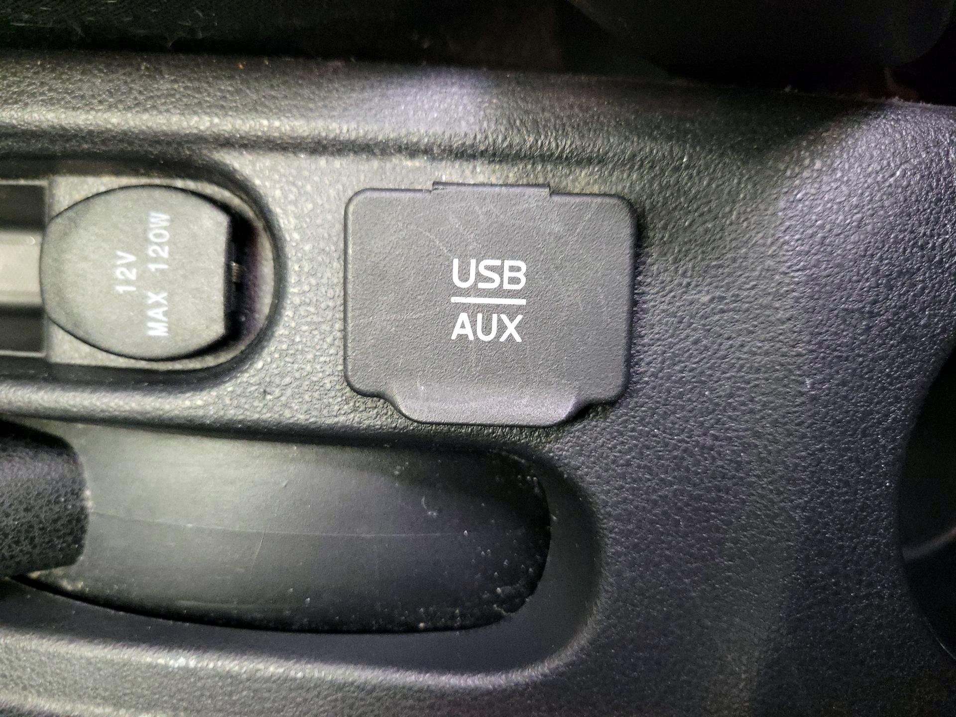 Thumbnail: 2015 Nissan Versa Note - 17