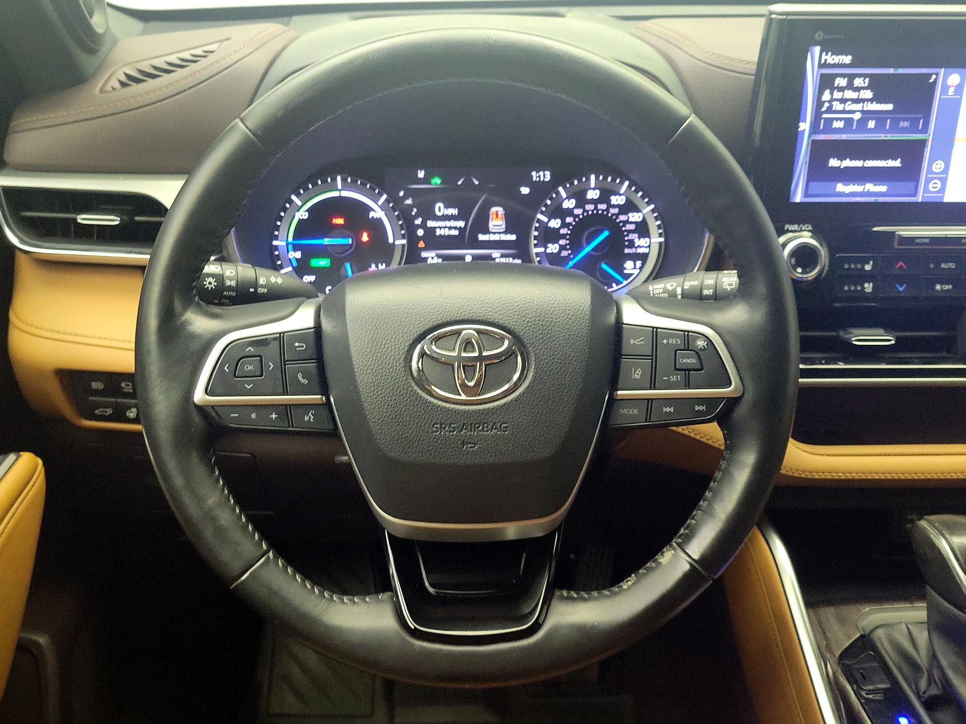 Thumbnail: 2022 Toyota Highlander - 10