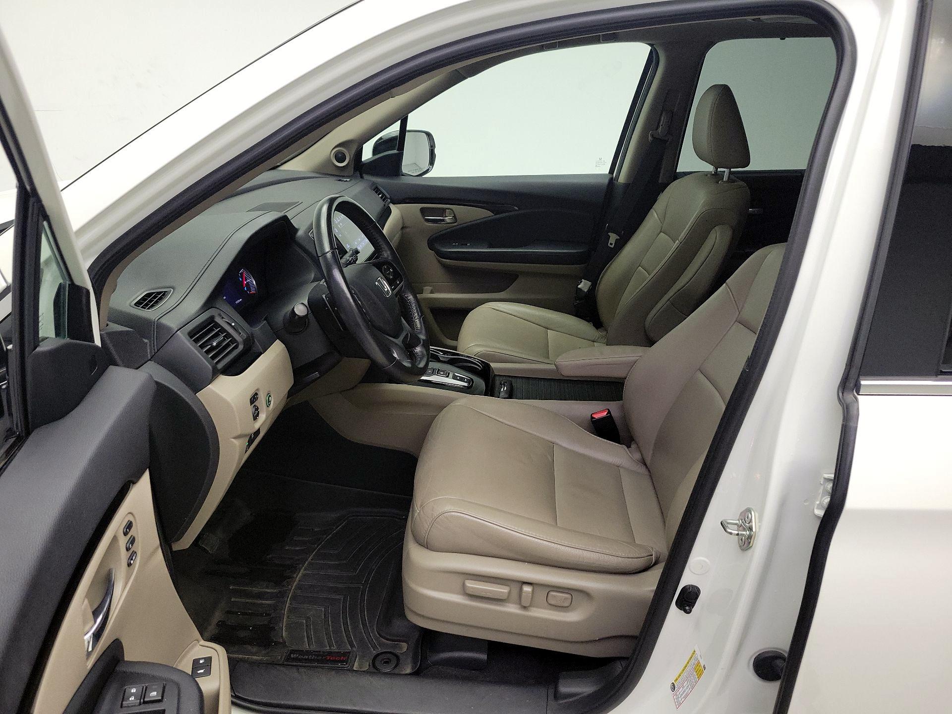 Thumbnail: 2019 Honda Pilot - 11