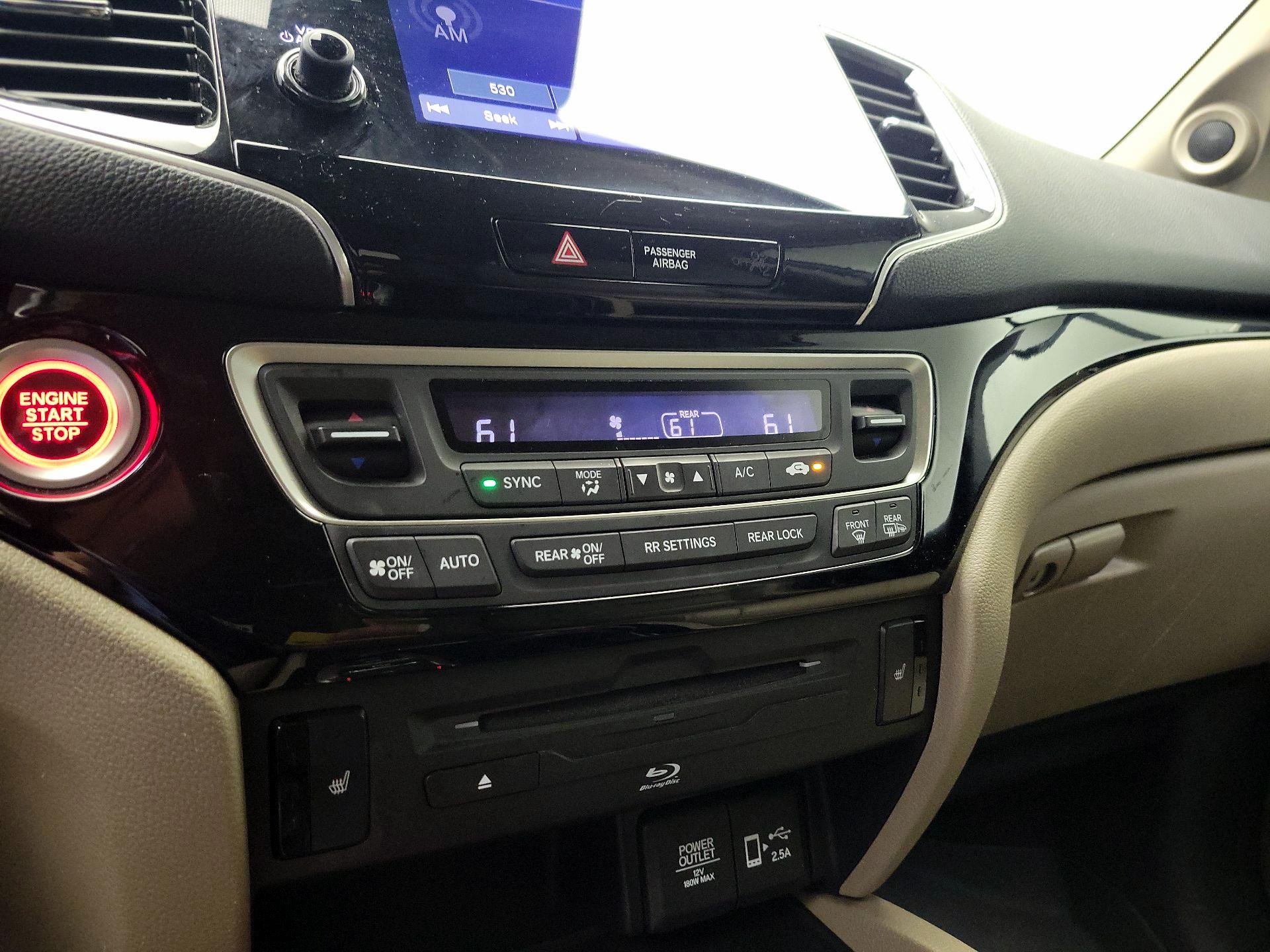 Thumbnail: 2019 Honda Pilot - 16