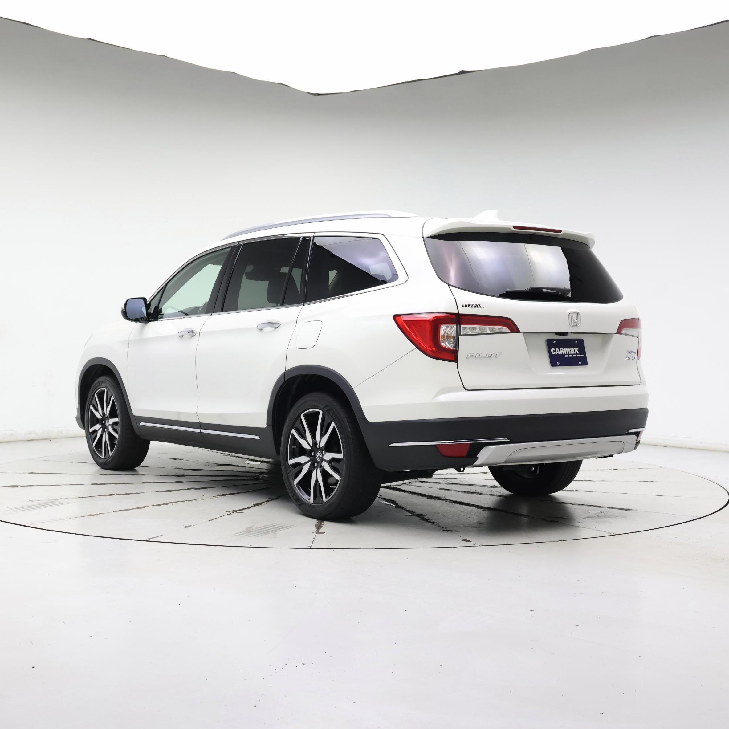 Thumbnail: 2019 Honda Pilot - 2