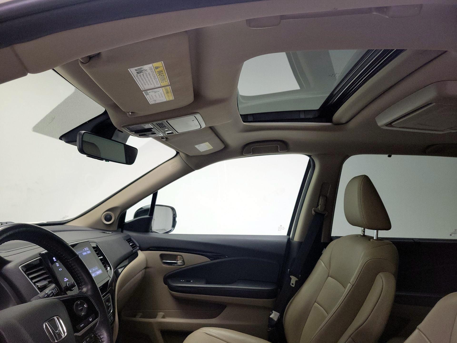 Thumbnail: 2019 Honda Pilot - 19