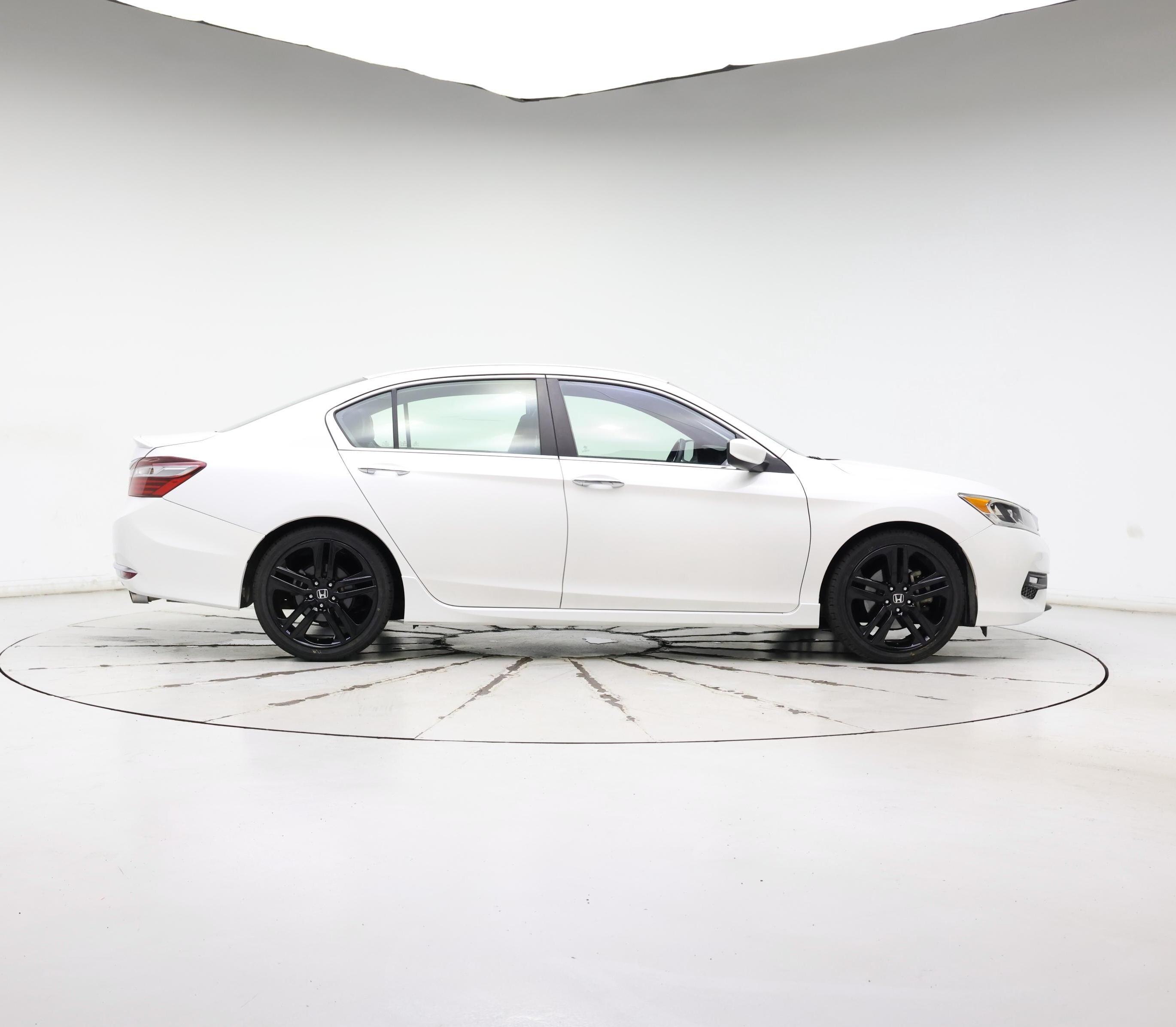 Thumbnail: 2017 Honda Accord - 7