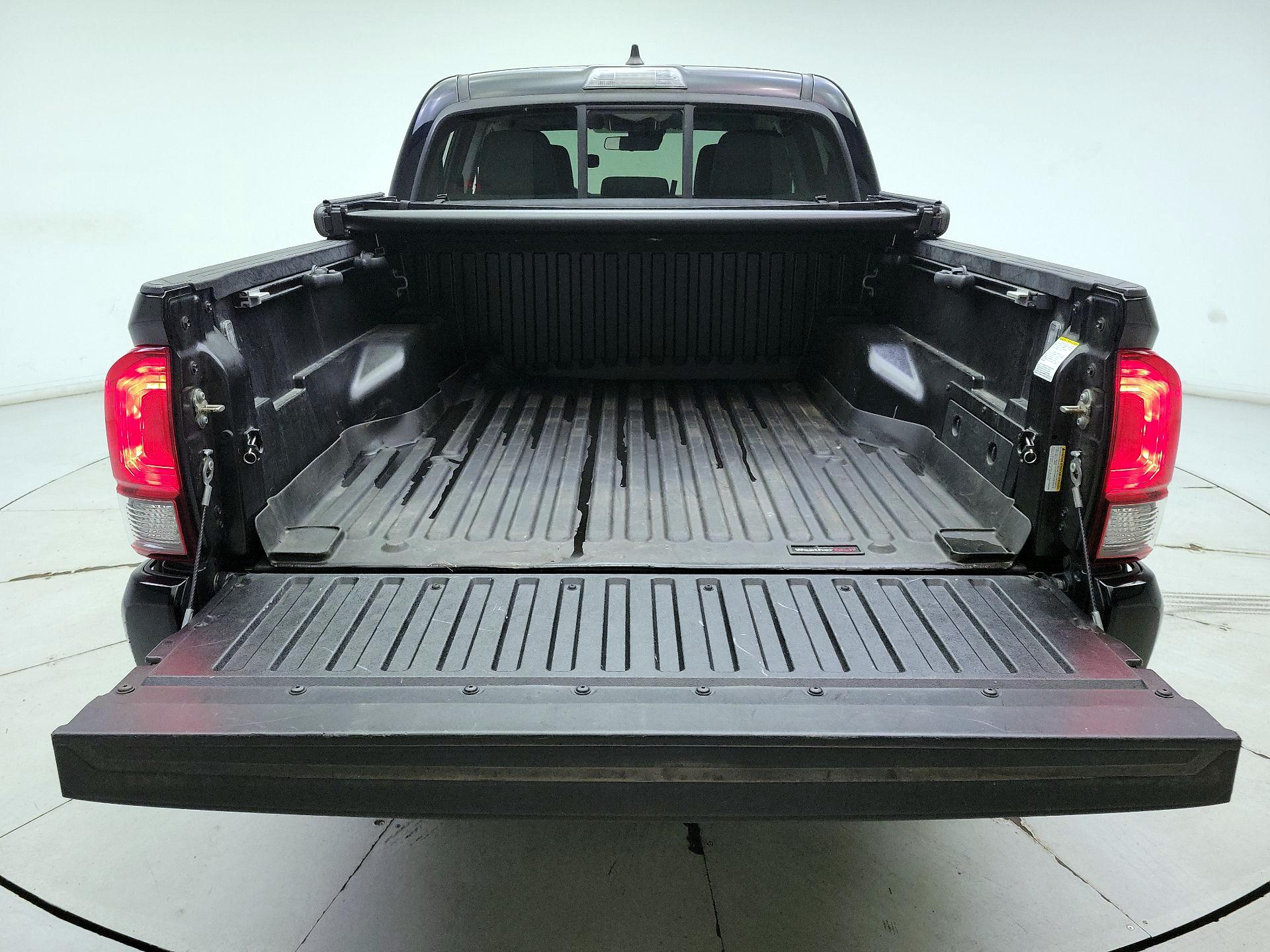 Thumbnail: 2020 Toyota Tacoma - 20