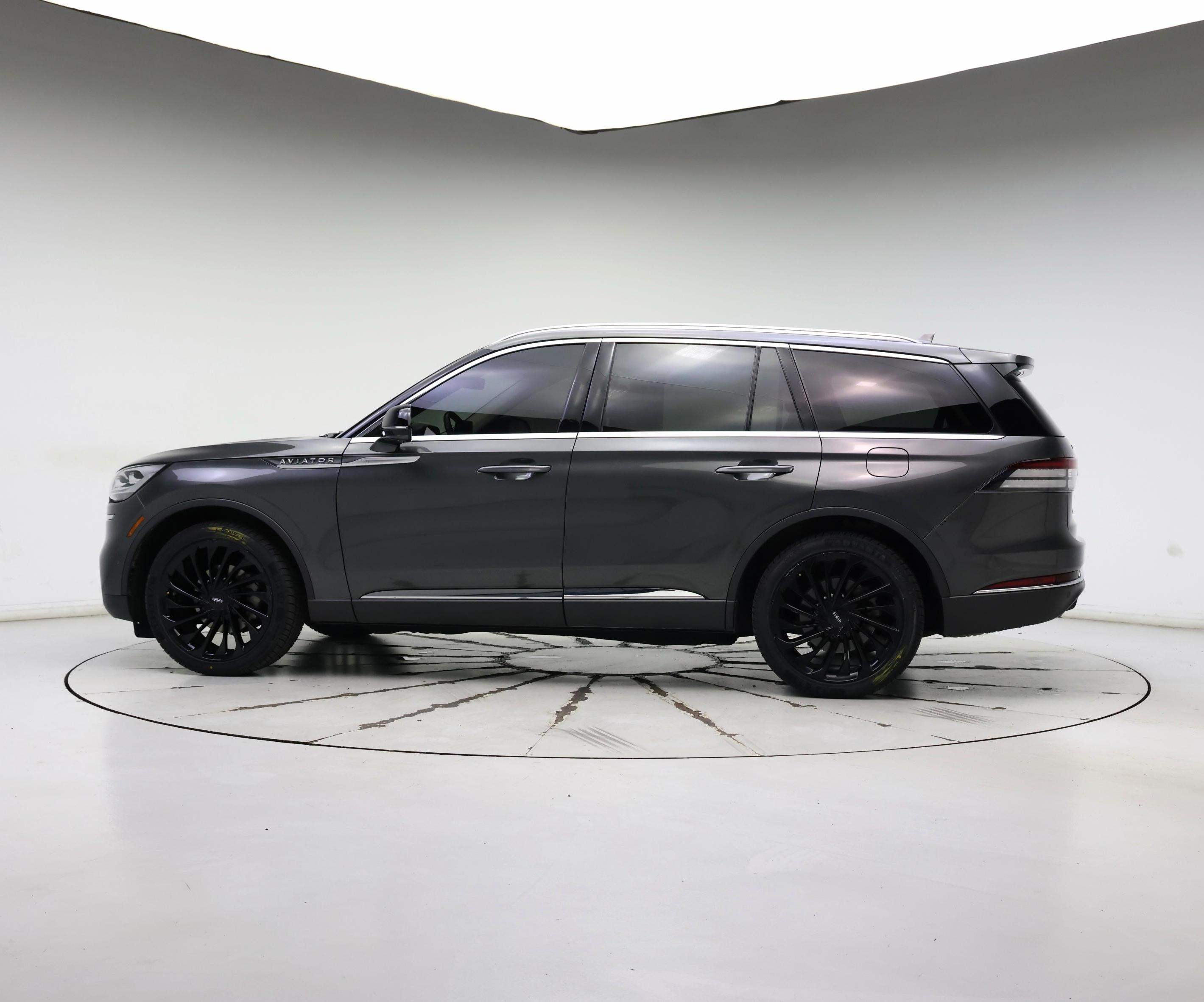 Thumbnail: 2020 Lincoln Aviator - 3
