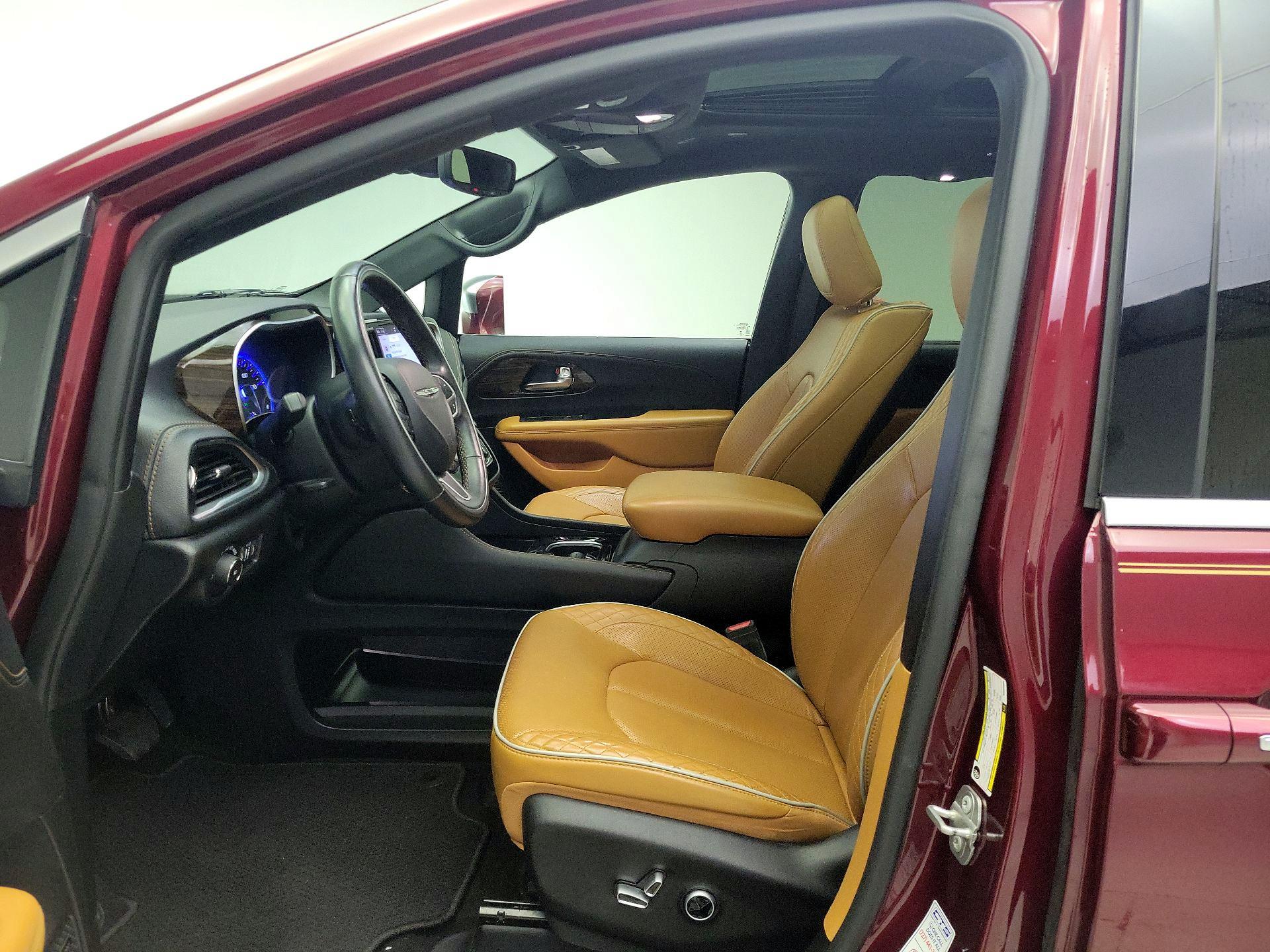 Thumbnail: 2021 Chrysler Pacifica - 11