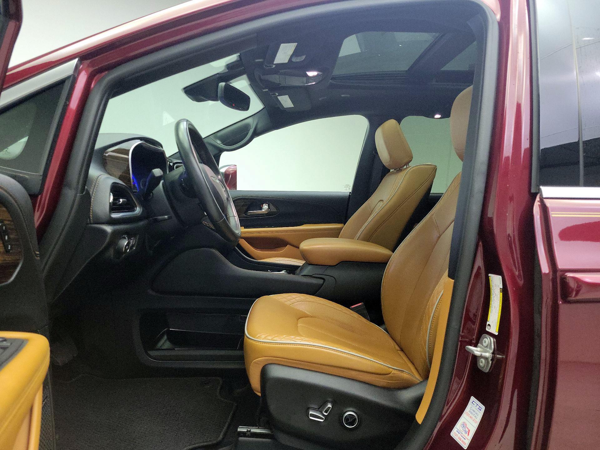 Thumbnail: 2021 Chrysler Pacifica - 20