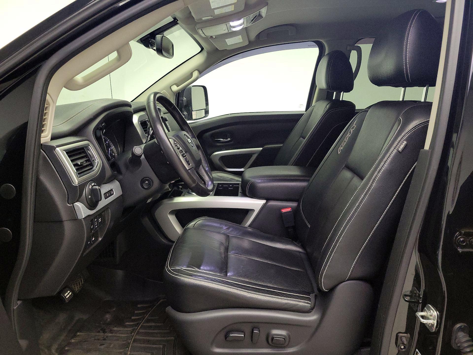 Thumbnail: 2019 Nissan Titan - 11