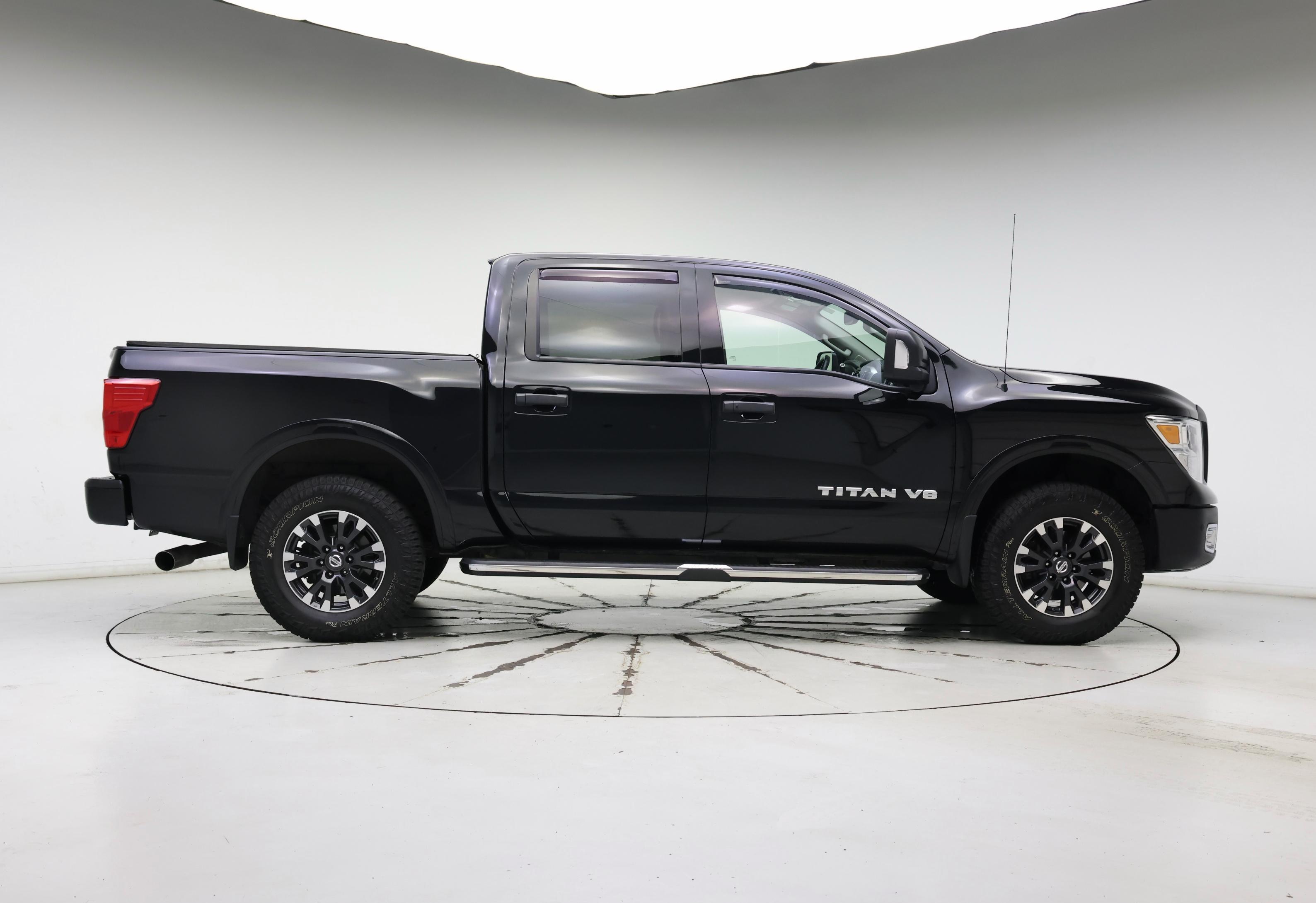 Thumbnail: 2019 Nissan Titan - 7