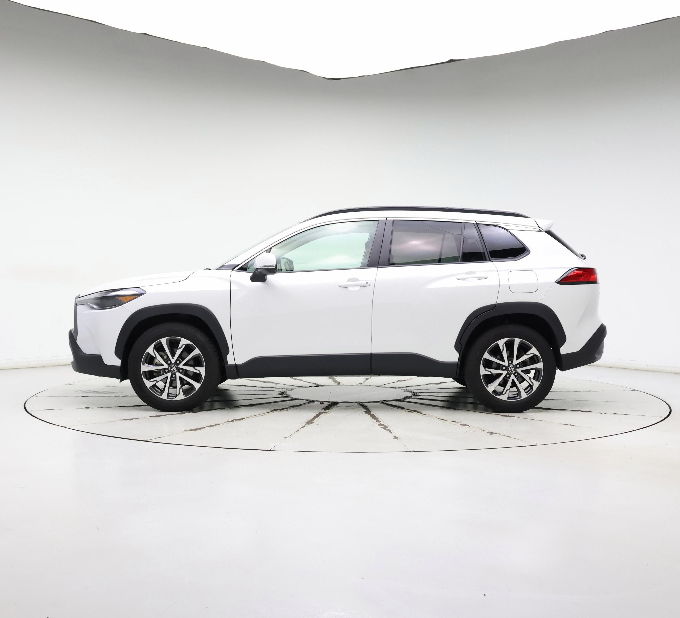 Thumbnail: 2022 Toyota Corolla Cross - 3