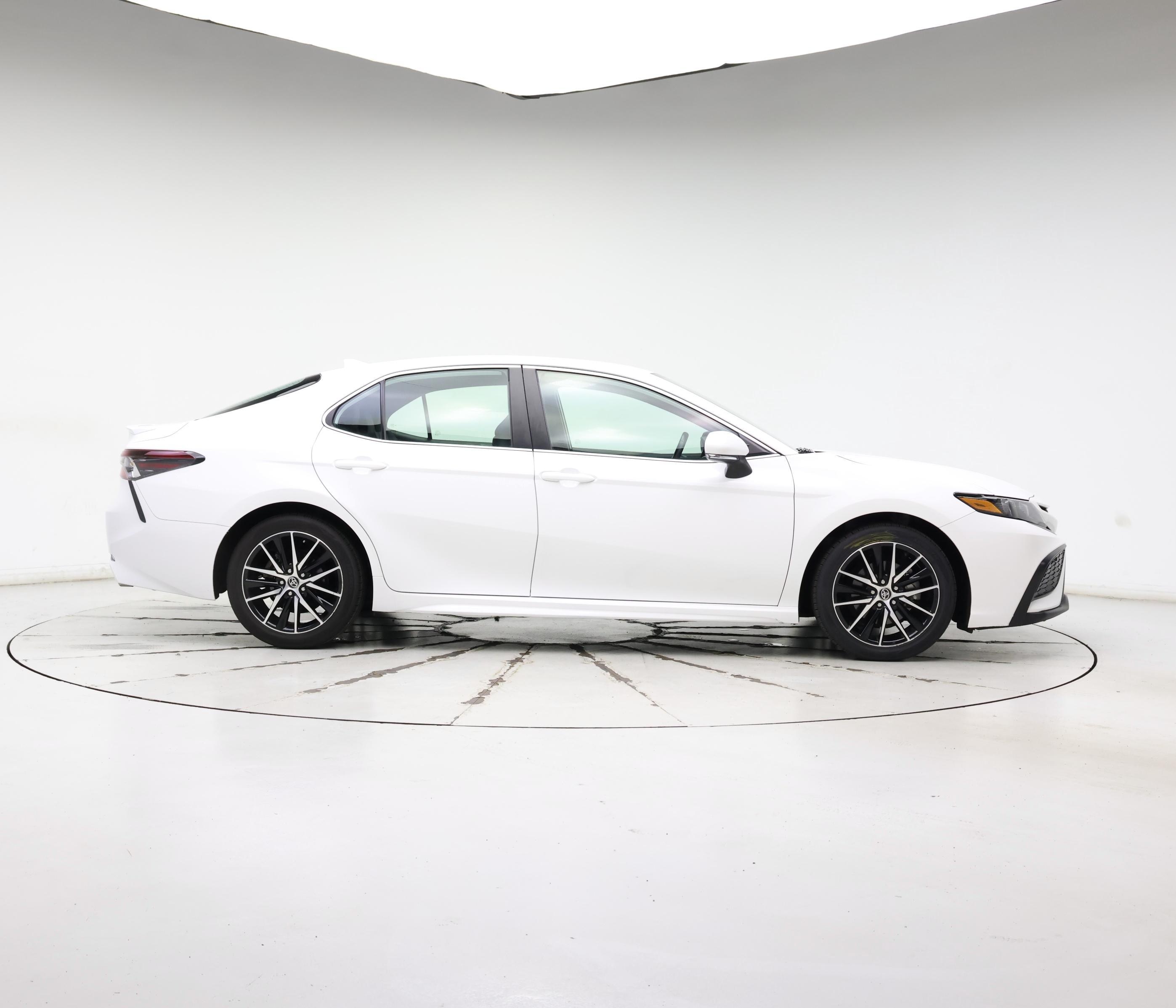 Thumbnail: 2022 Toyota Camry - 7