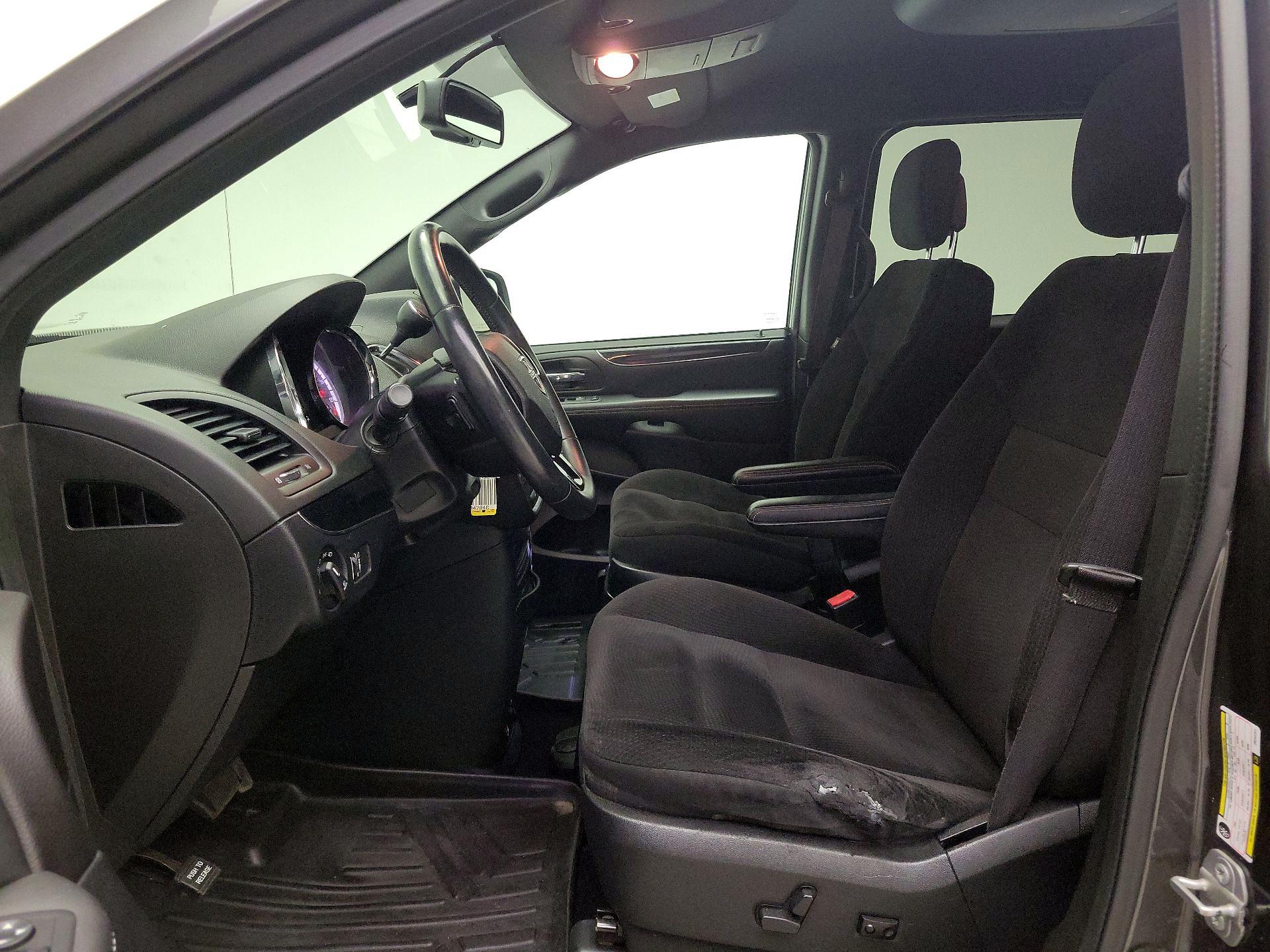 Thumbnail: 2018 Dodge Grand Caravan - 11