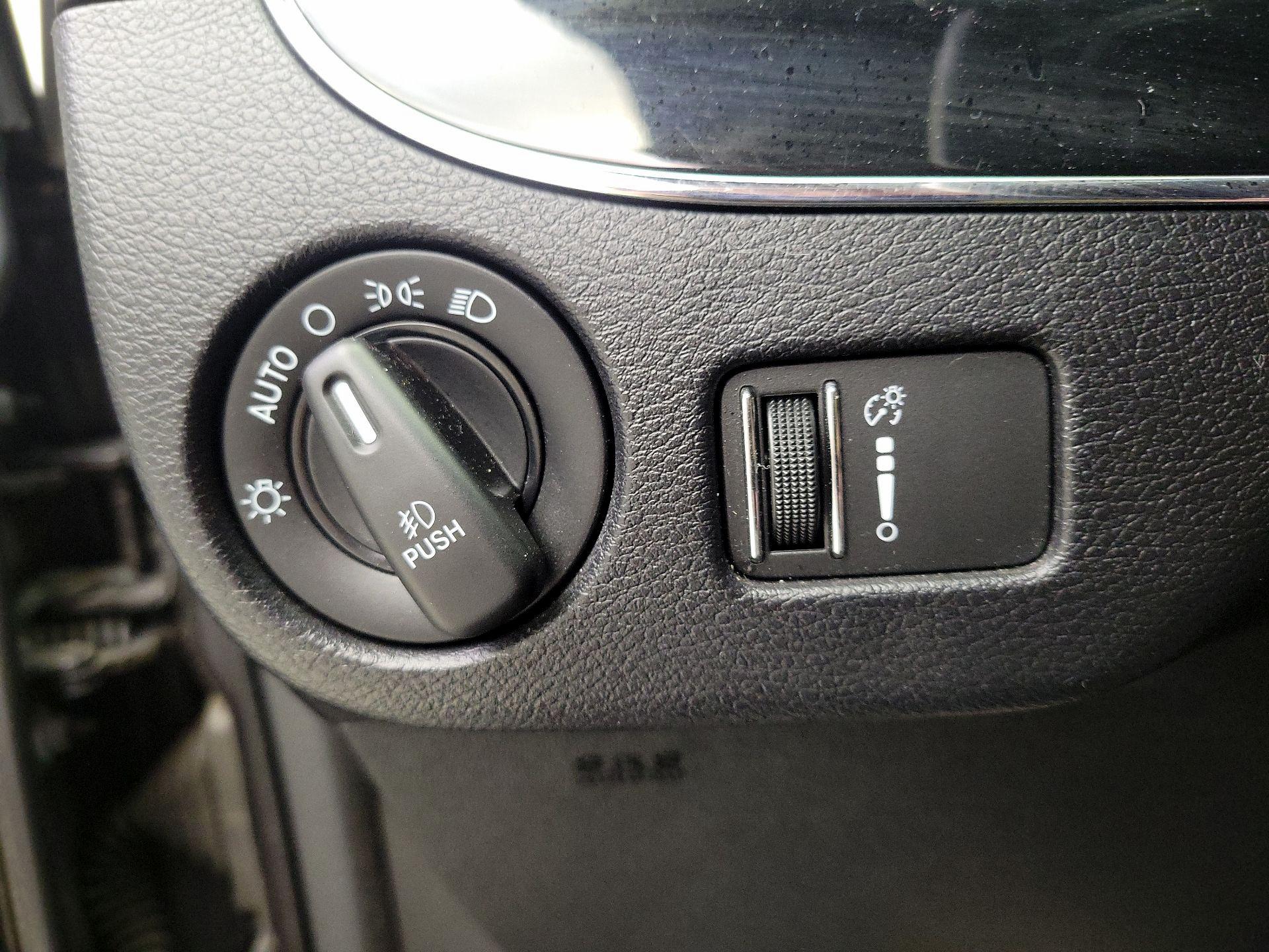 Thumbnail: 2018 Dodge Grand Caravan - 13