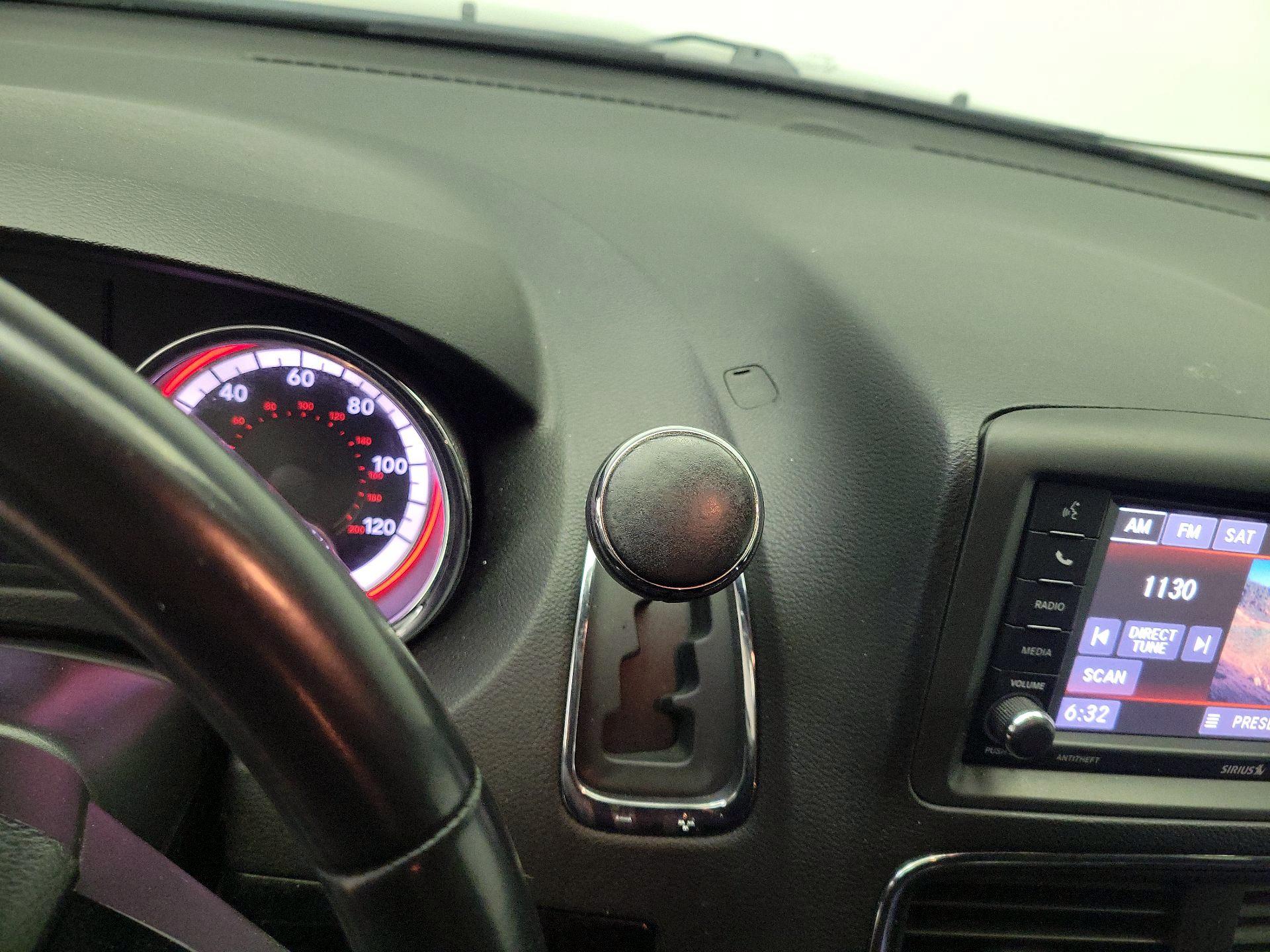 Thumbnail: 2018 Dodge Grand Caravan - 17