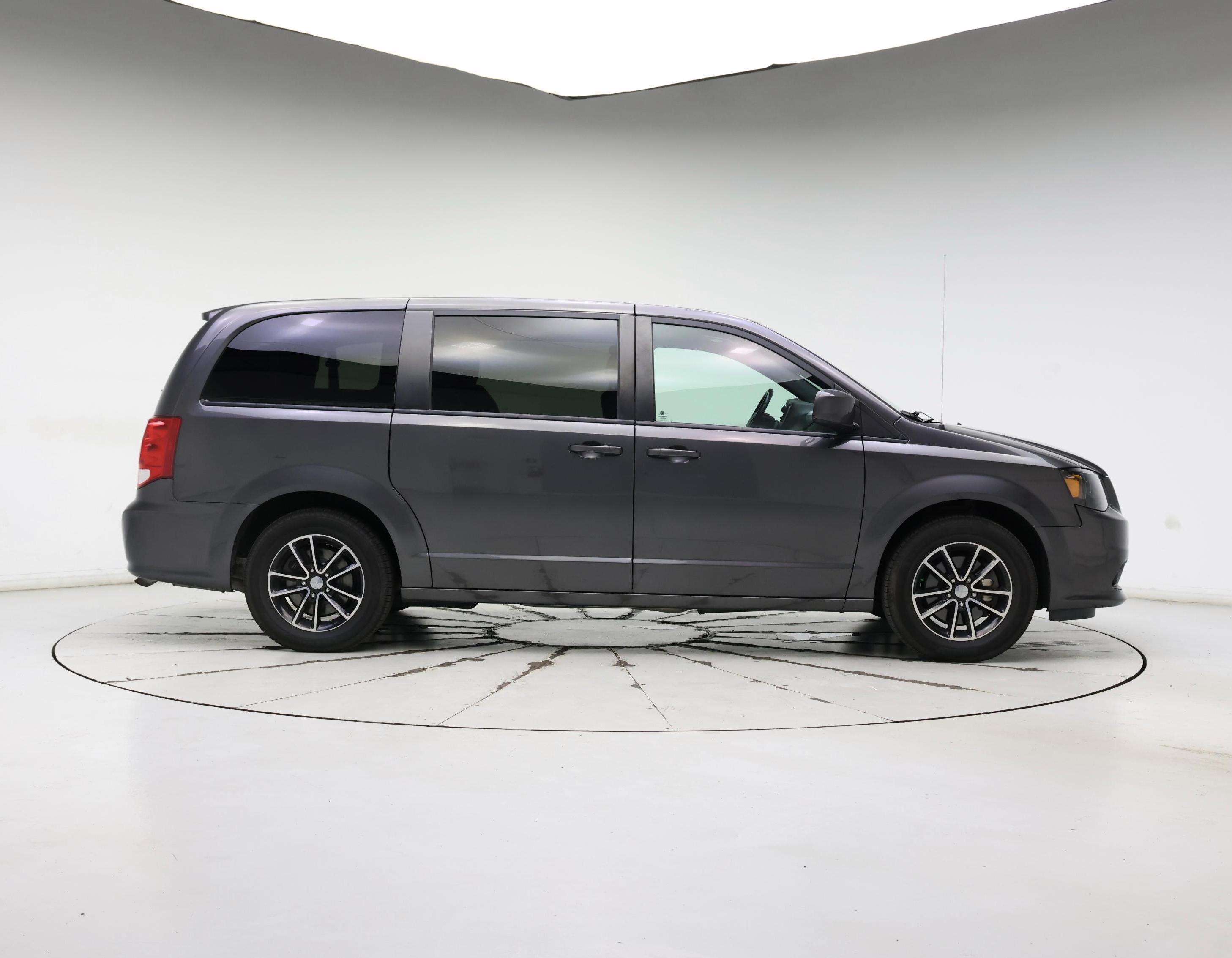 Thumbnail: 2018 Dodge Grand Caravan - 7