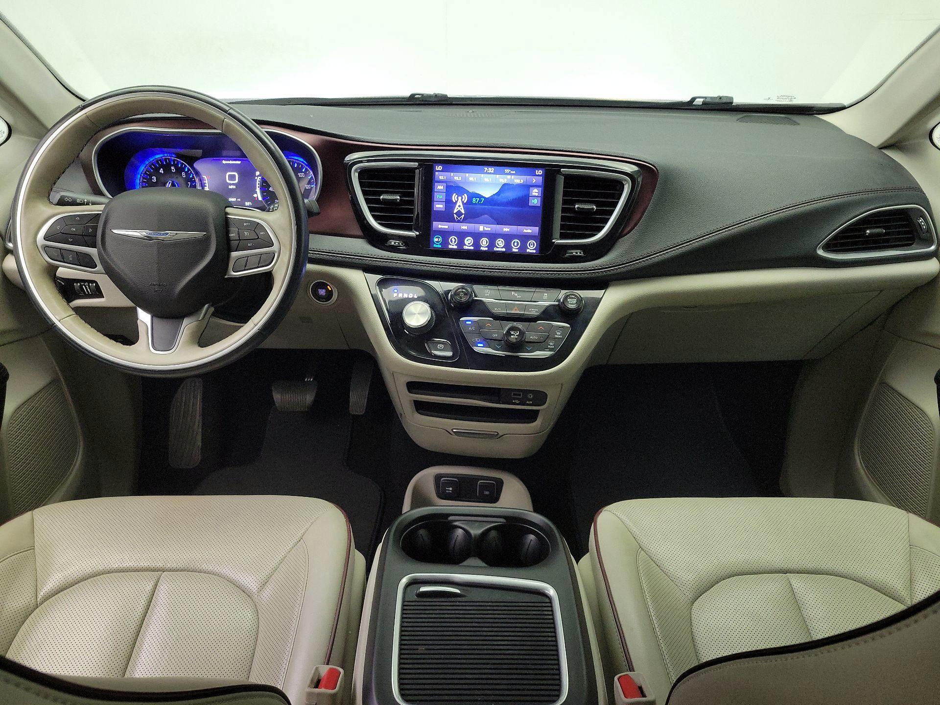 Thumbnail: 2019 Chrysler Pacifica - 9