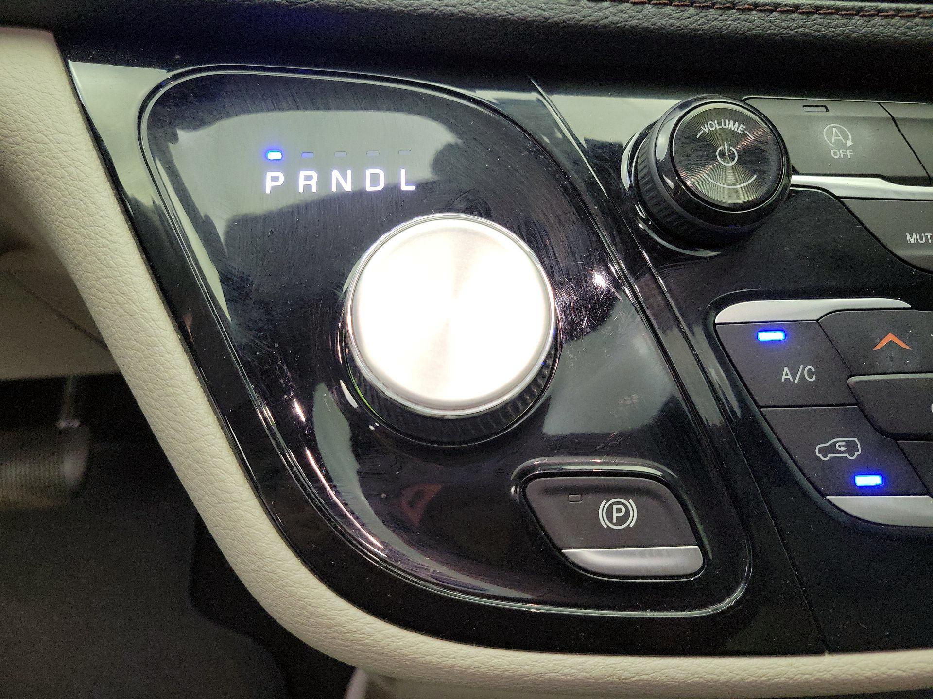 Thumbnail: 2019 Chrysler Pacifica - 16