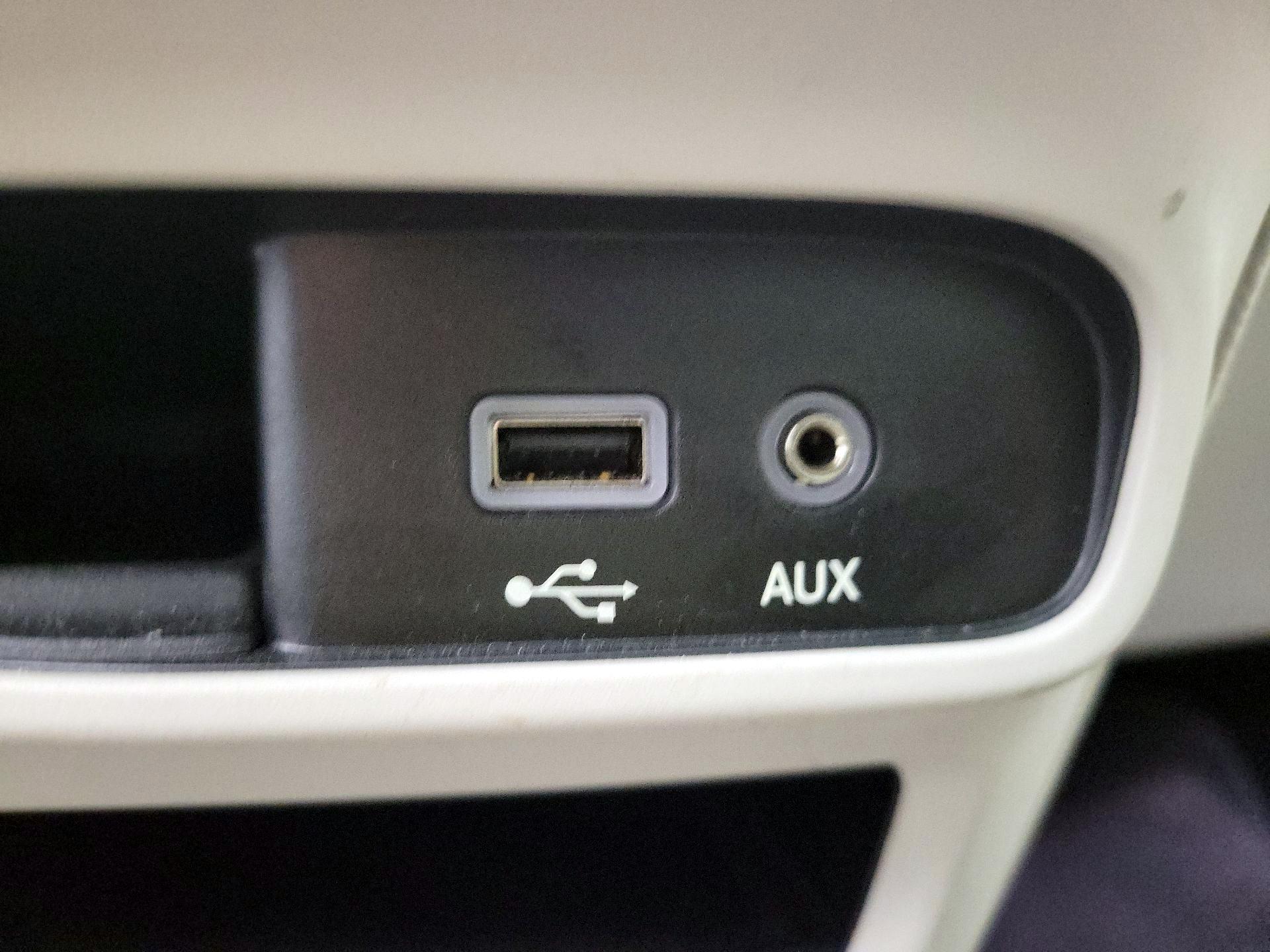 Thumbnail: 2019 Chrysler Pacifica - 17