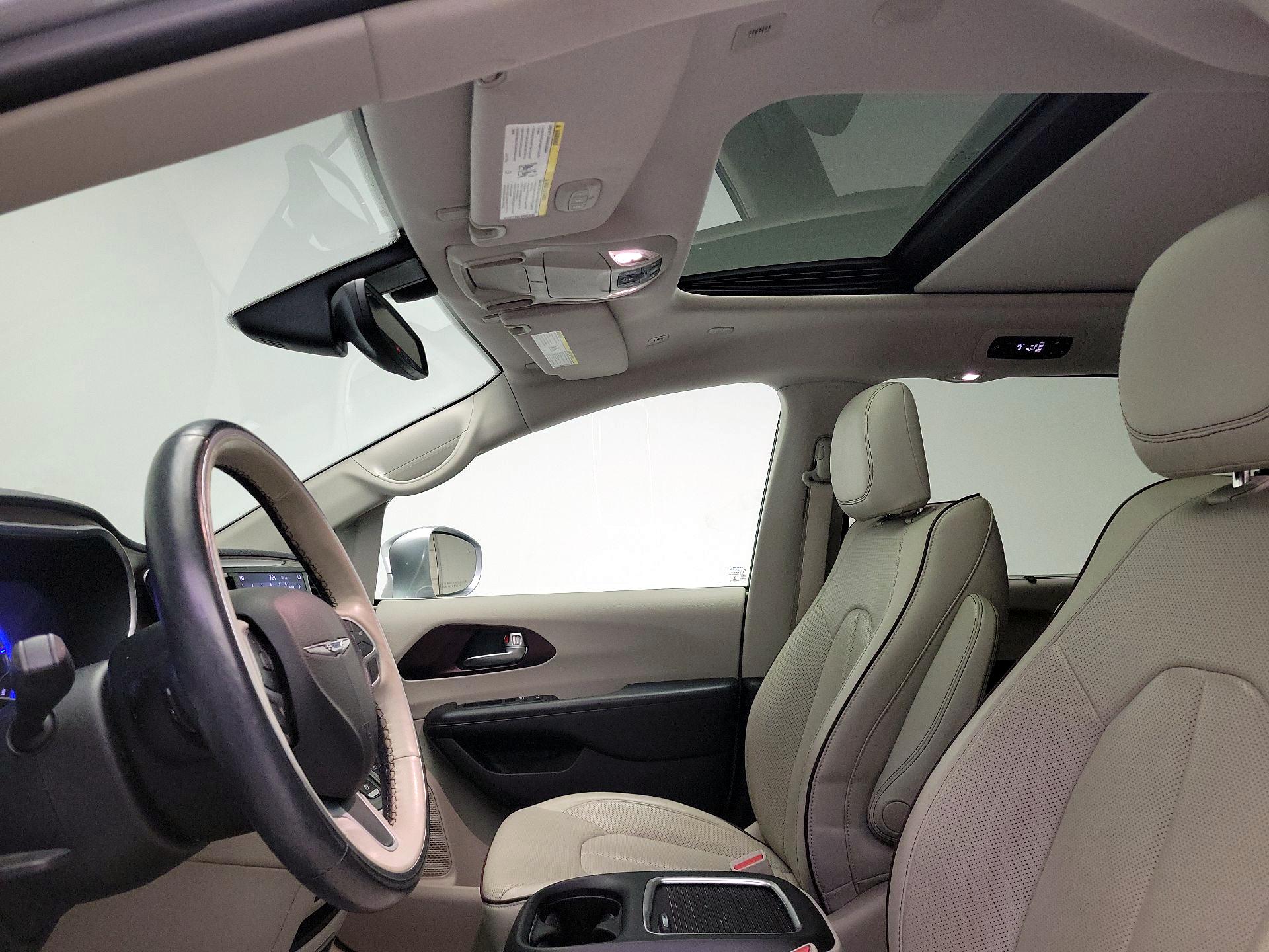 Thumbnail: 2019 Chrysler Pacifica - 18