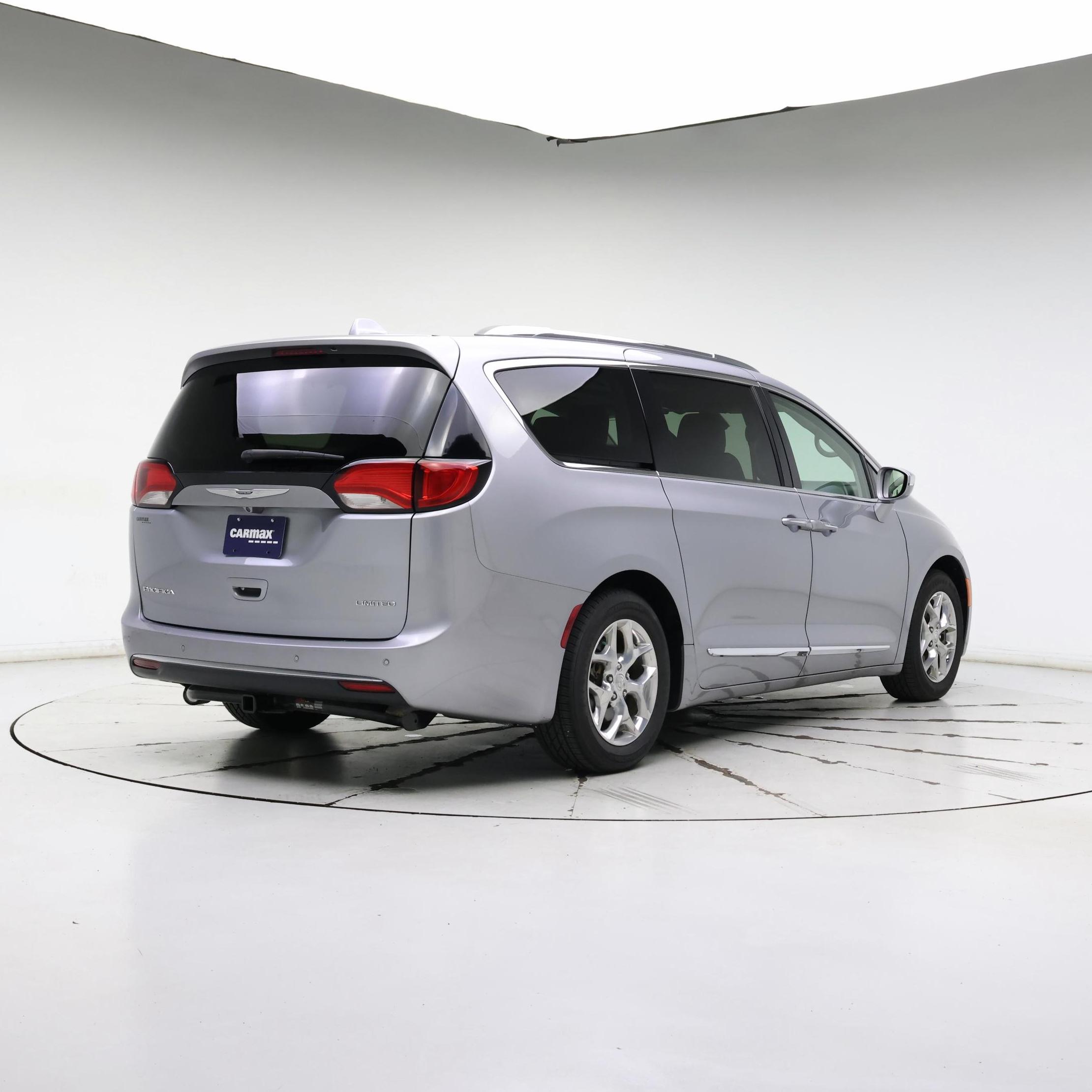 Thumbnail: 2019 Chrysler Pacifica - 8