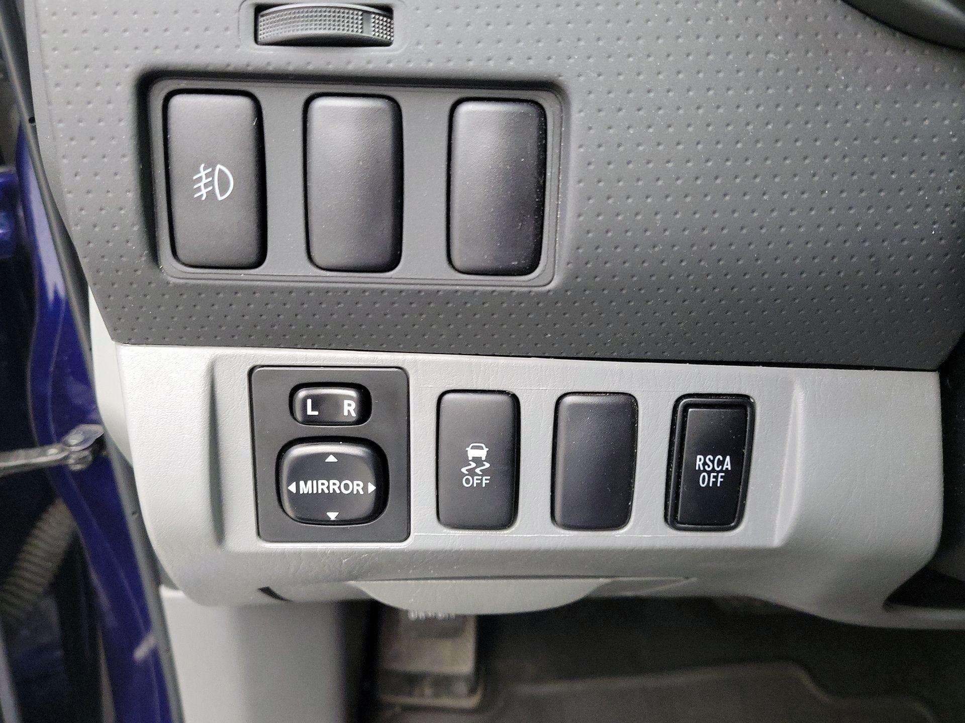 Thumbnail: 2015 Toyota Tacoma - 13