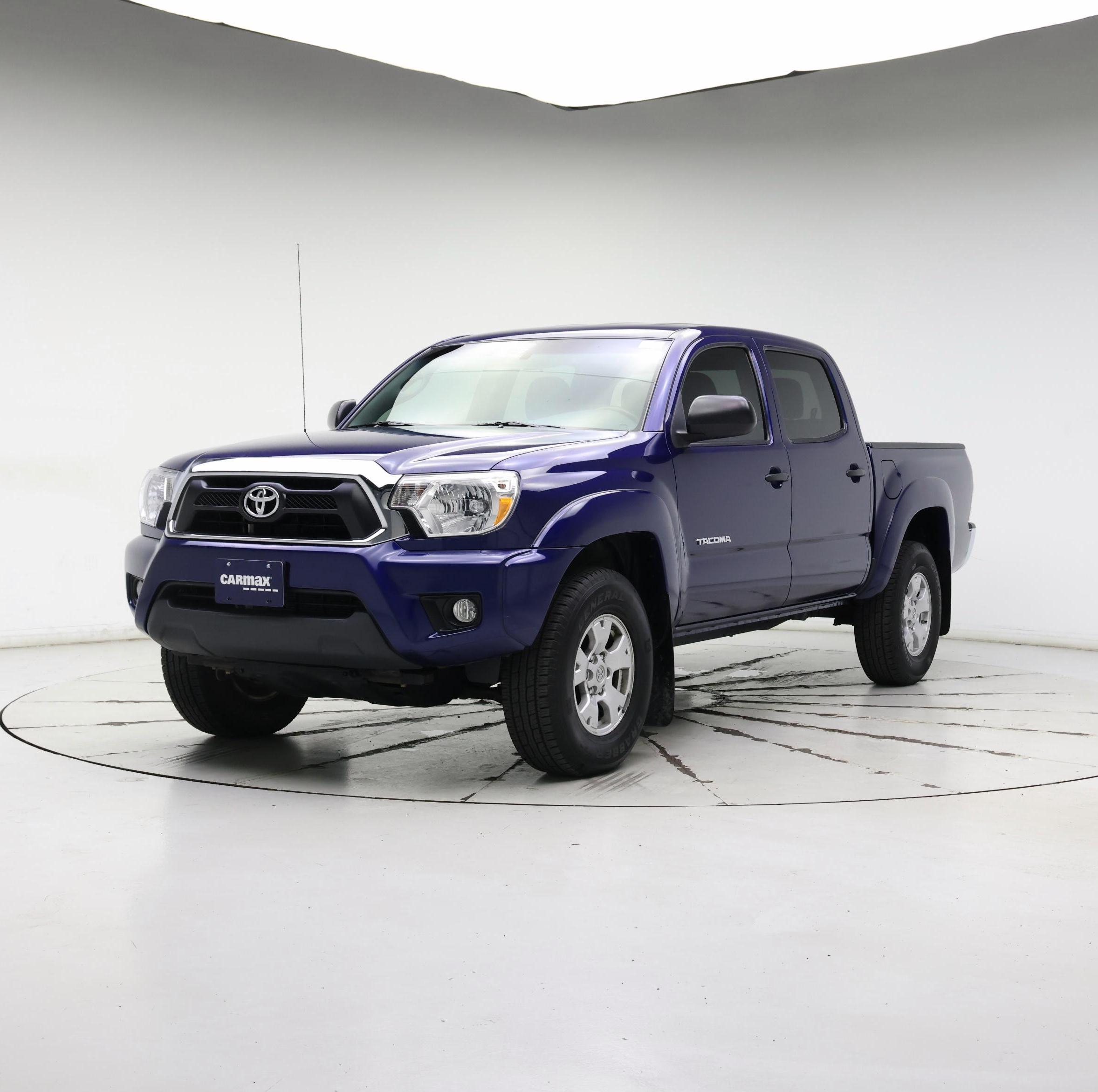 Thumbnail: 2015 Toyota Tacoma - 4