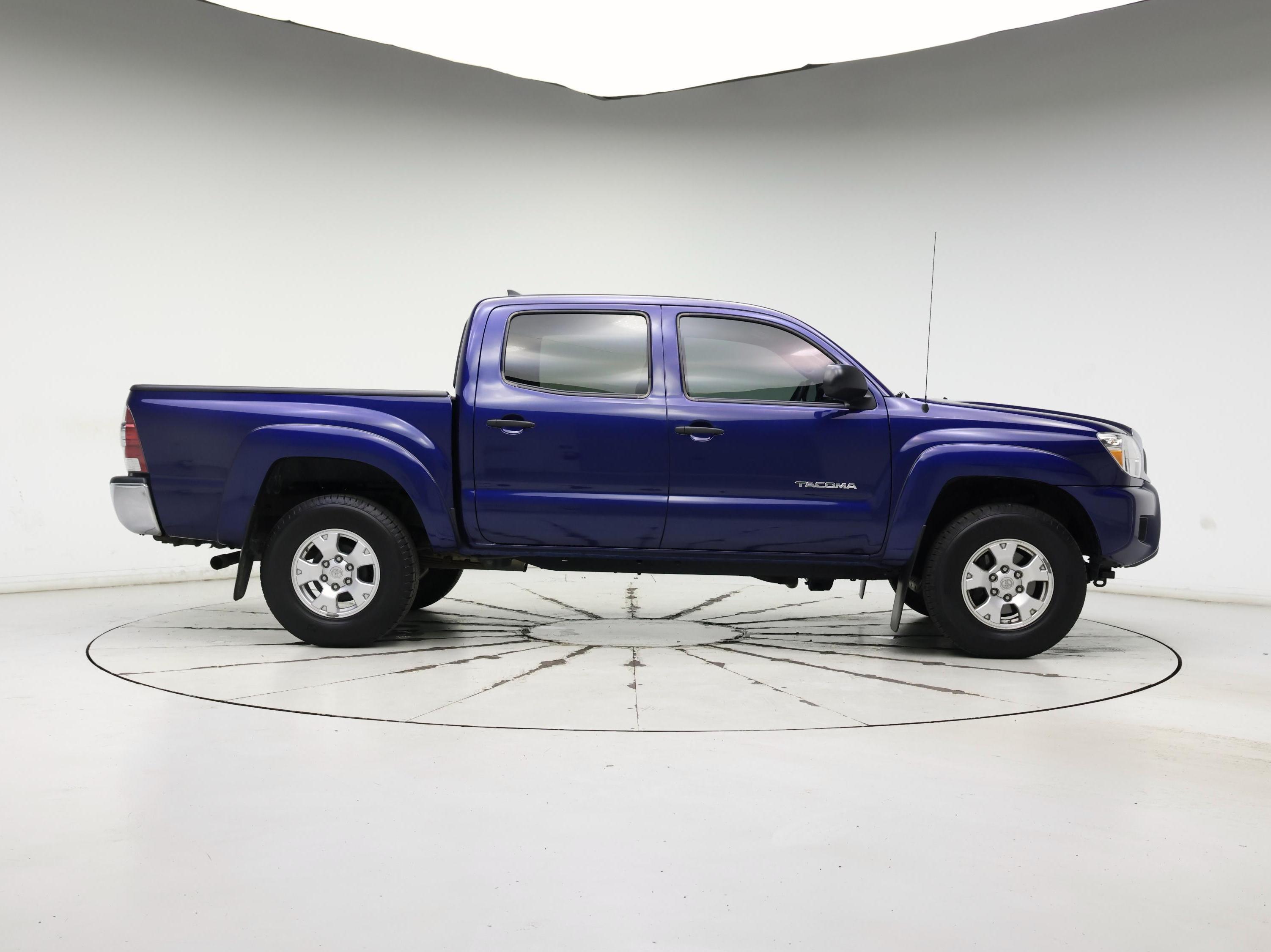 Thumbnail: 2015 Toyota Tacoma - 7