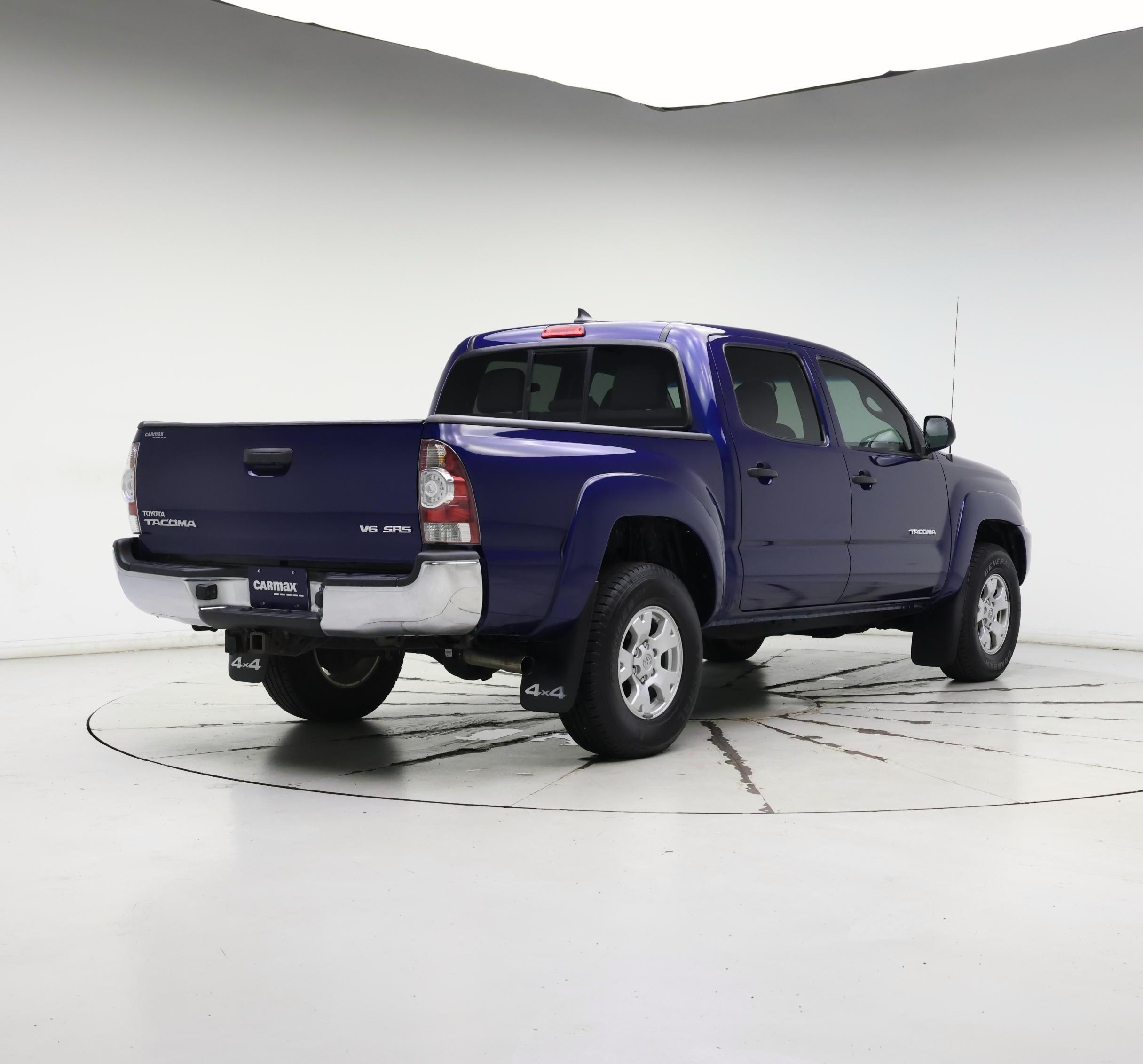 Thumbnail: 2015 Toyota Tacoma - 8