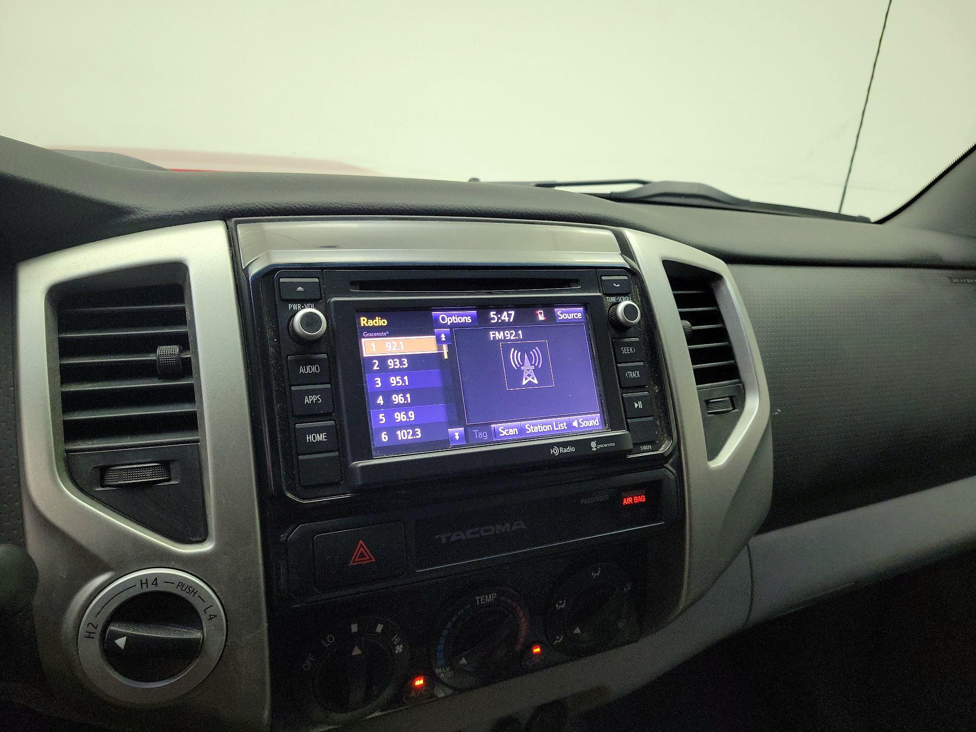 Thumbnail: 2015 Toyota Tacoma - 15